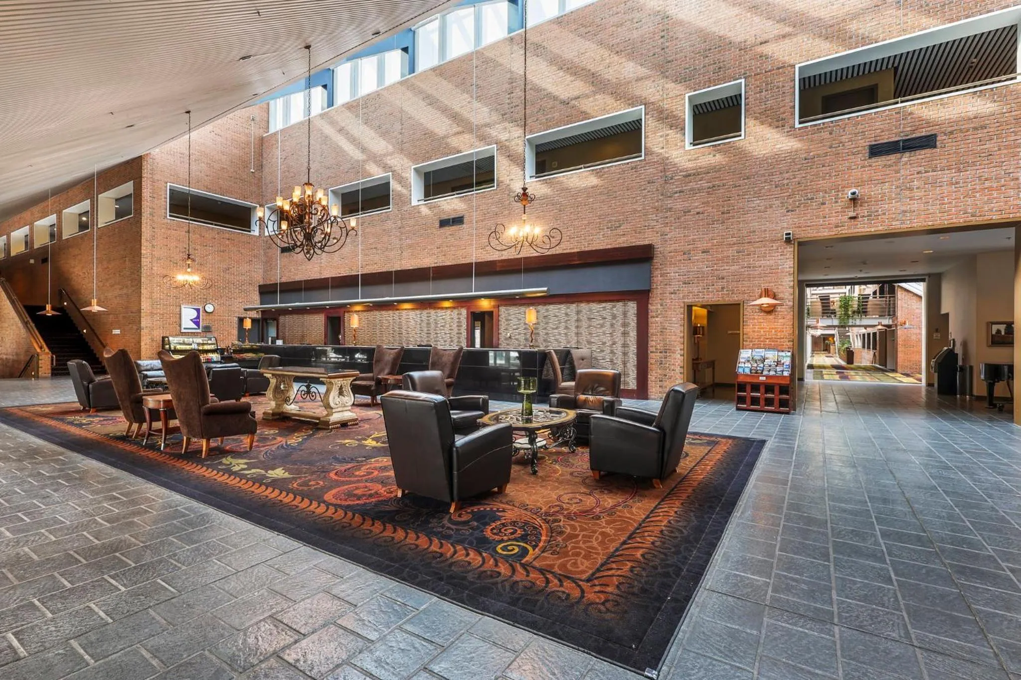 Property building in Crowne Plaza Minneapolis West by IHG