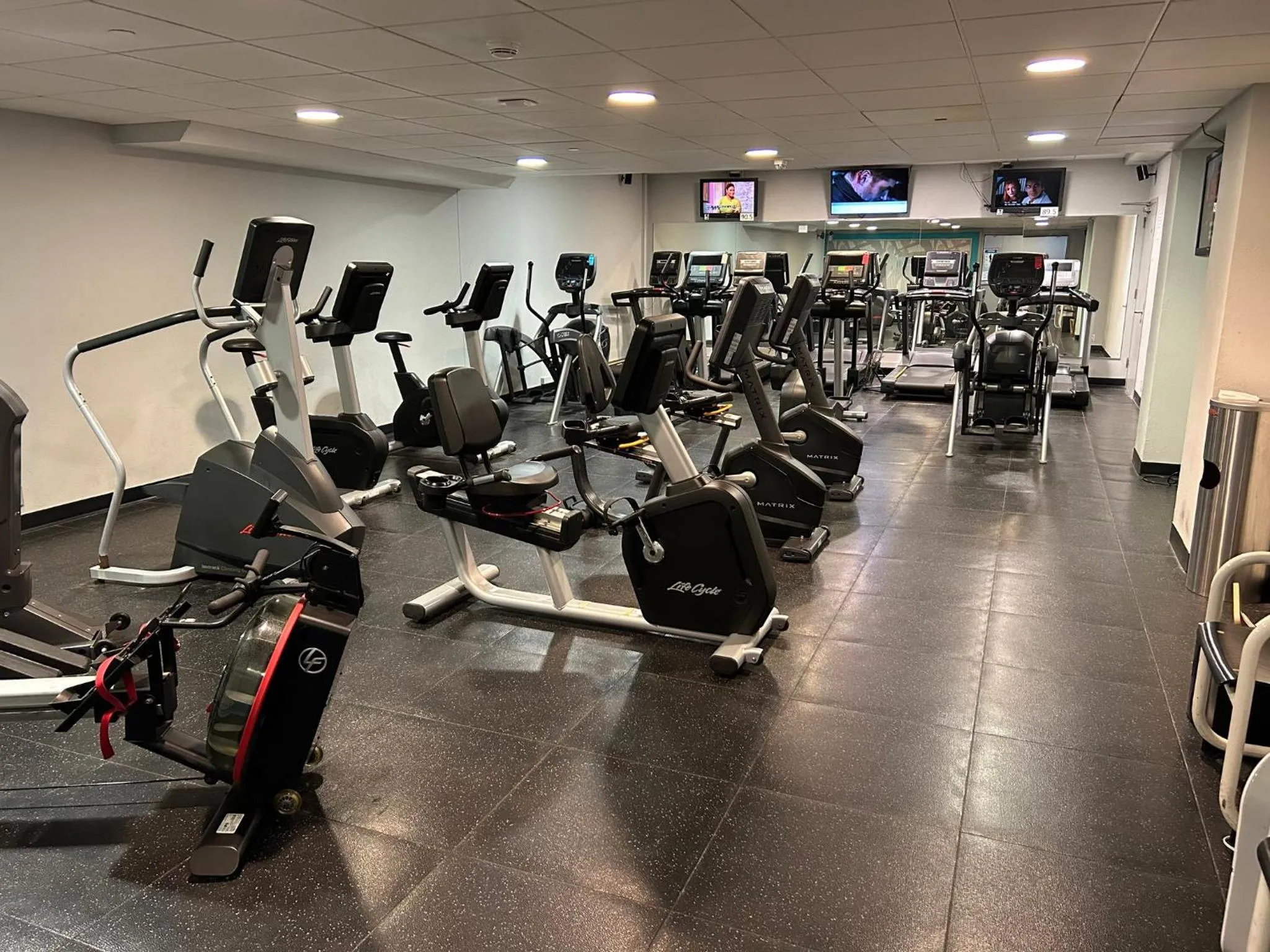 Fitness centre/facilities in Crowne Plaza Minneapolis West by IHG