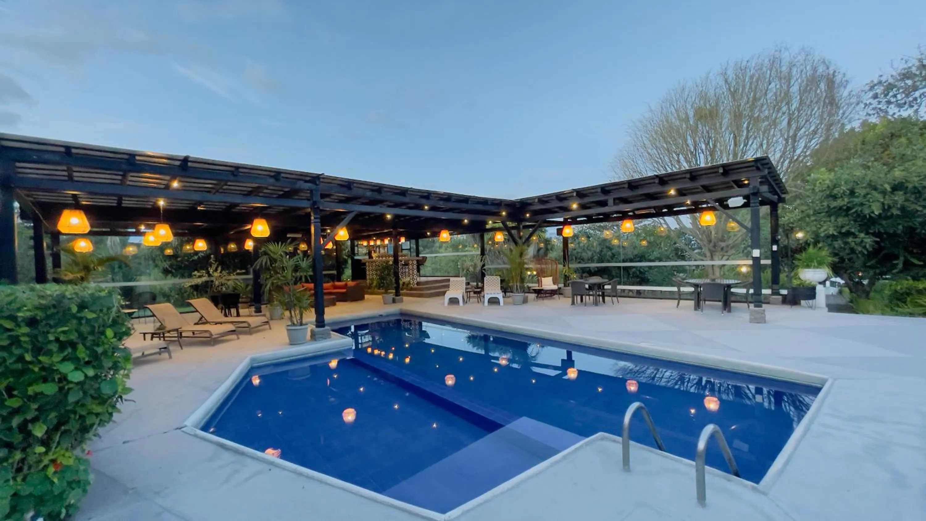 Swimming pool in Hacienda Hosteria Chorlavi