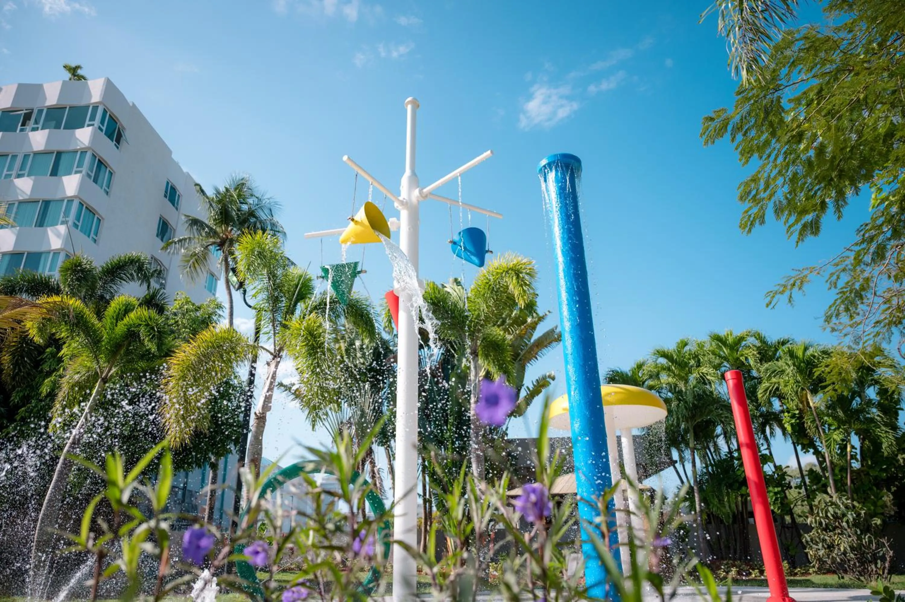 Swimming pool in Hyatt Centric San Juan Isla Verde