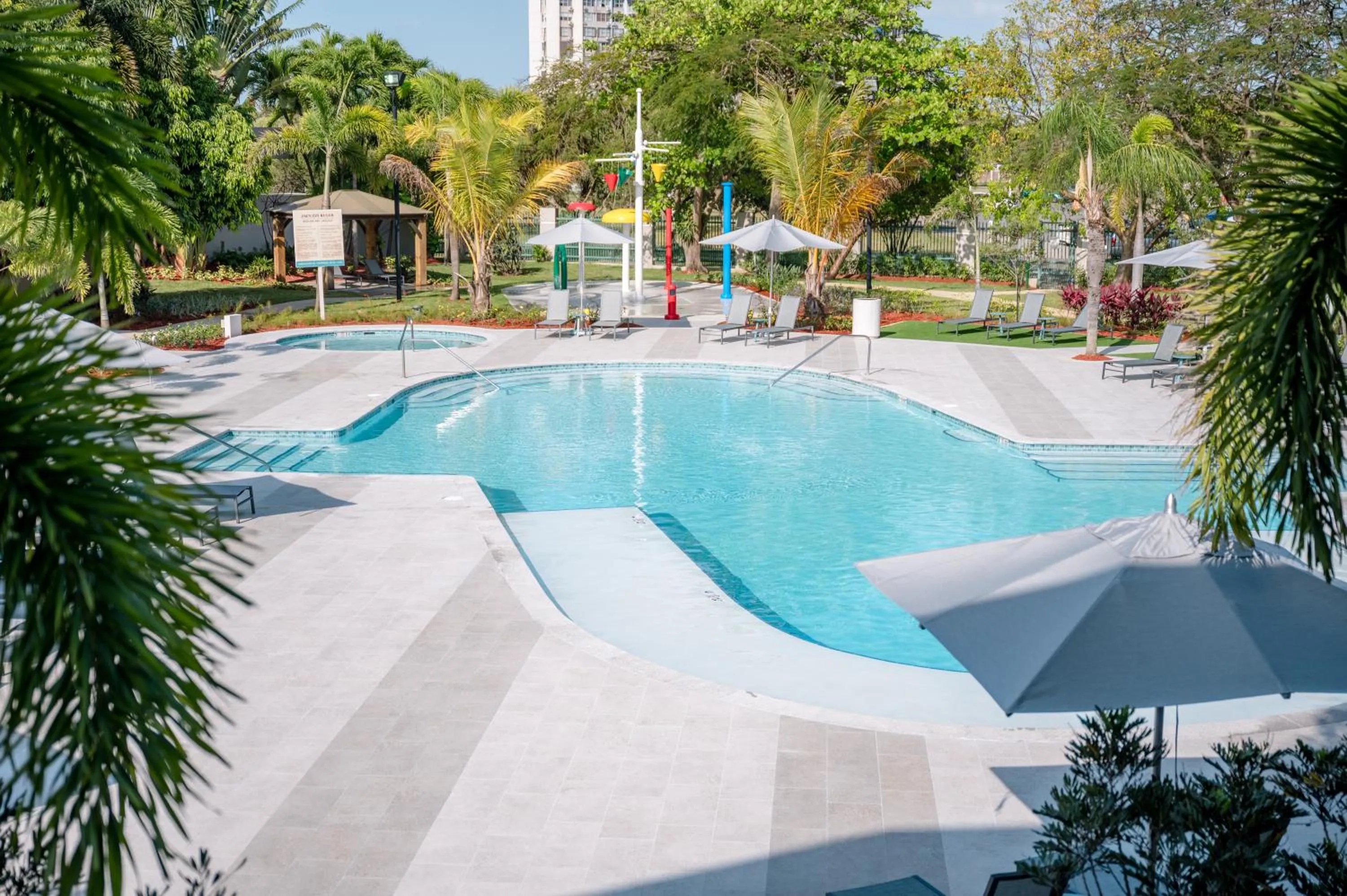 Swimming pool in Hyatt Centric San Juan Isla Verde