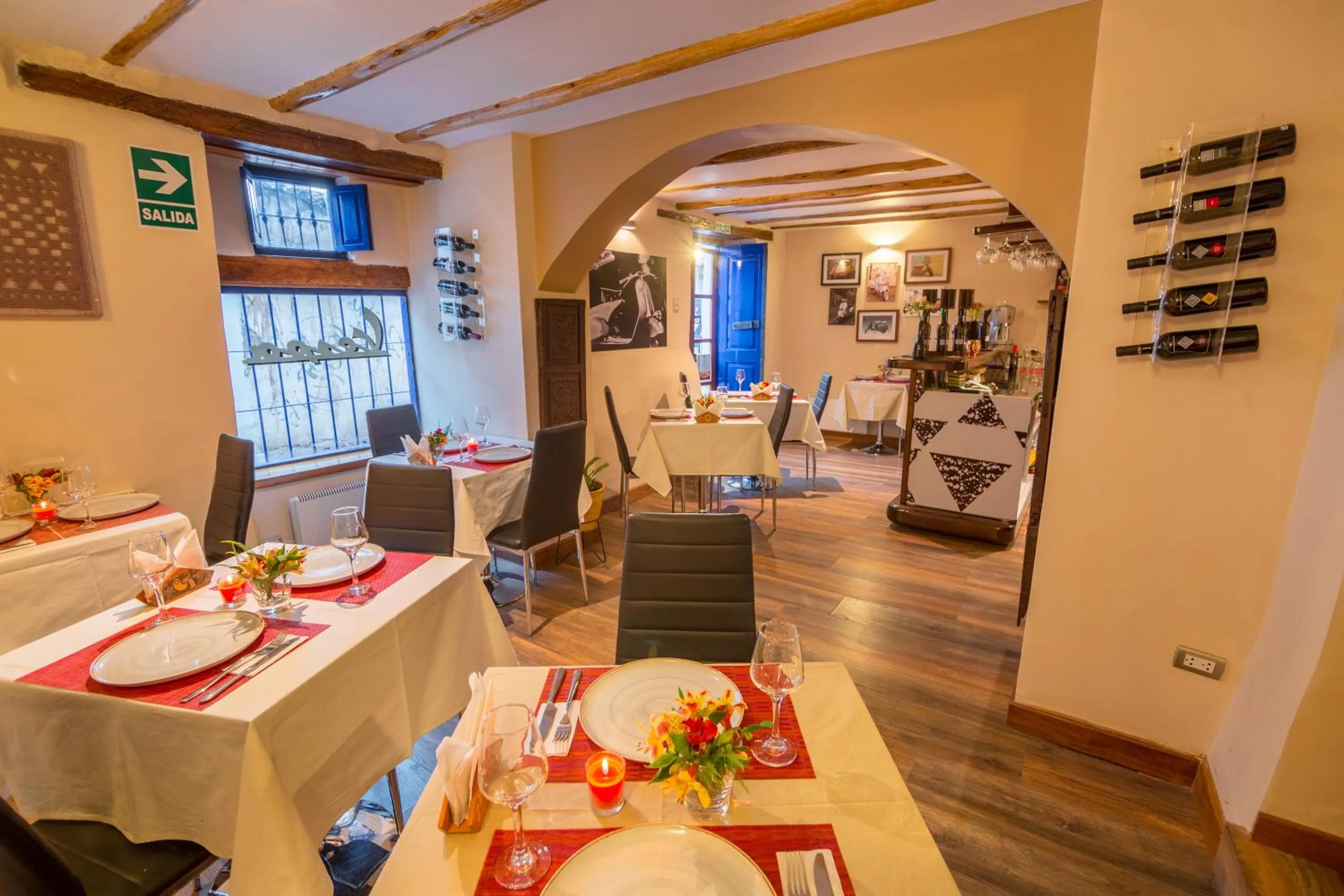 Restaurant/places to eat in Casona les Pleiades