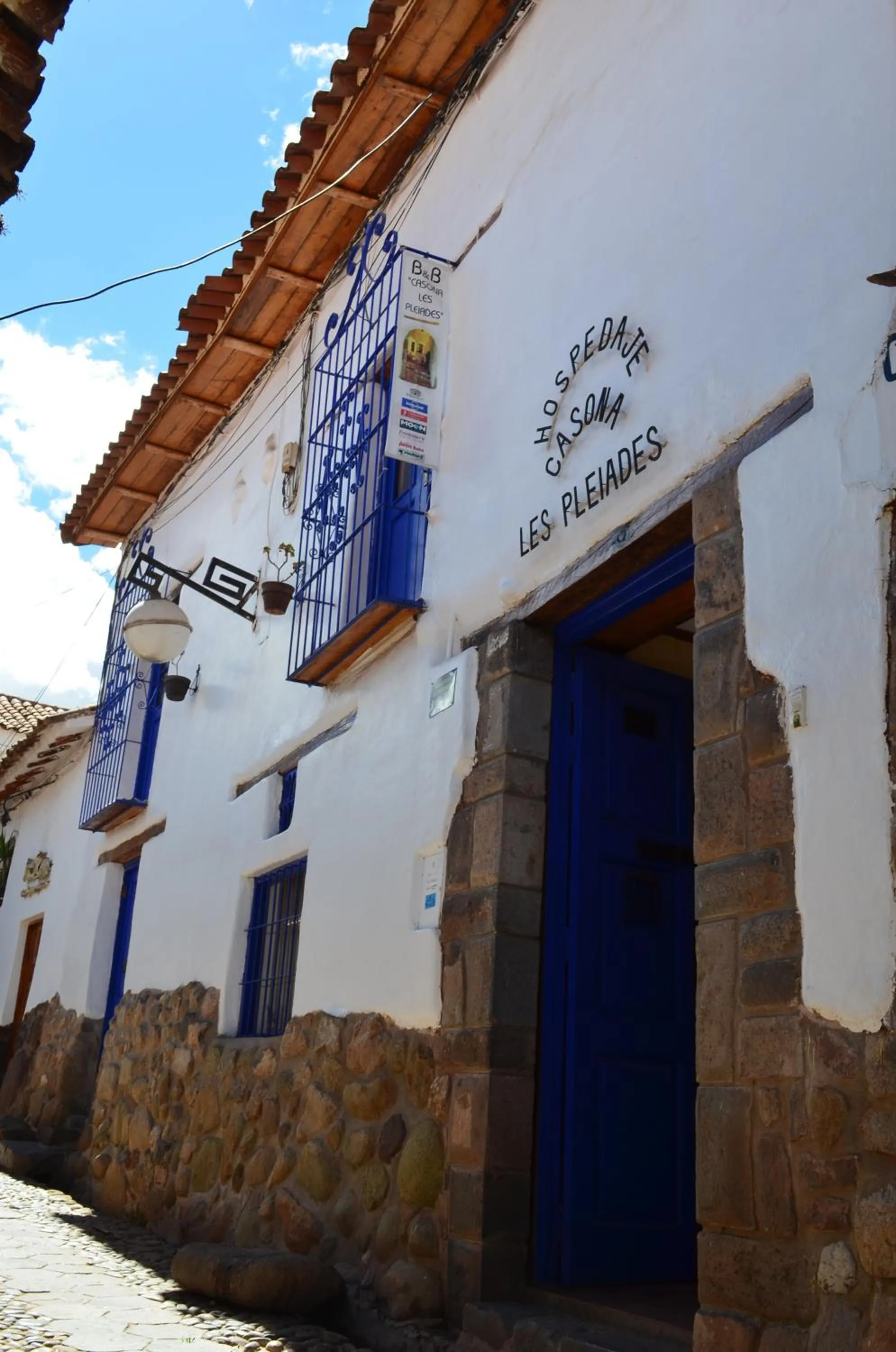 Facade/entrance in Casona les Pleiades