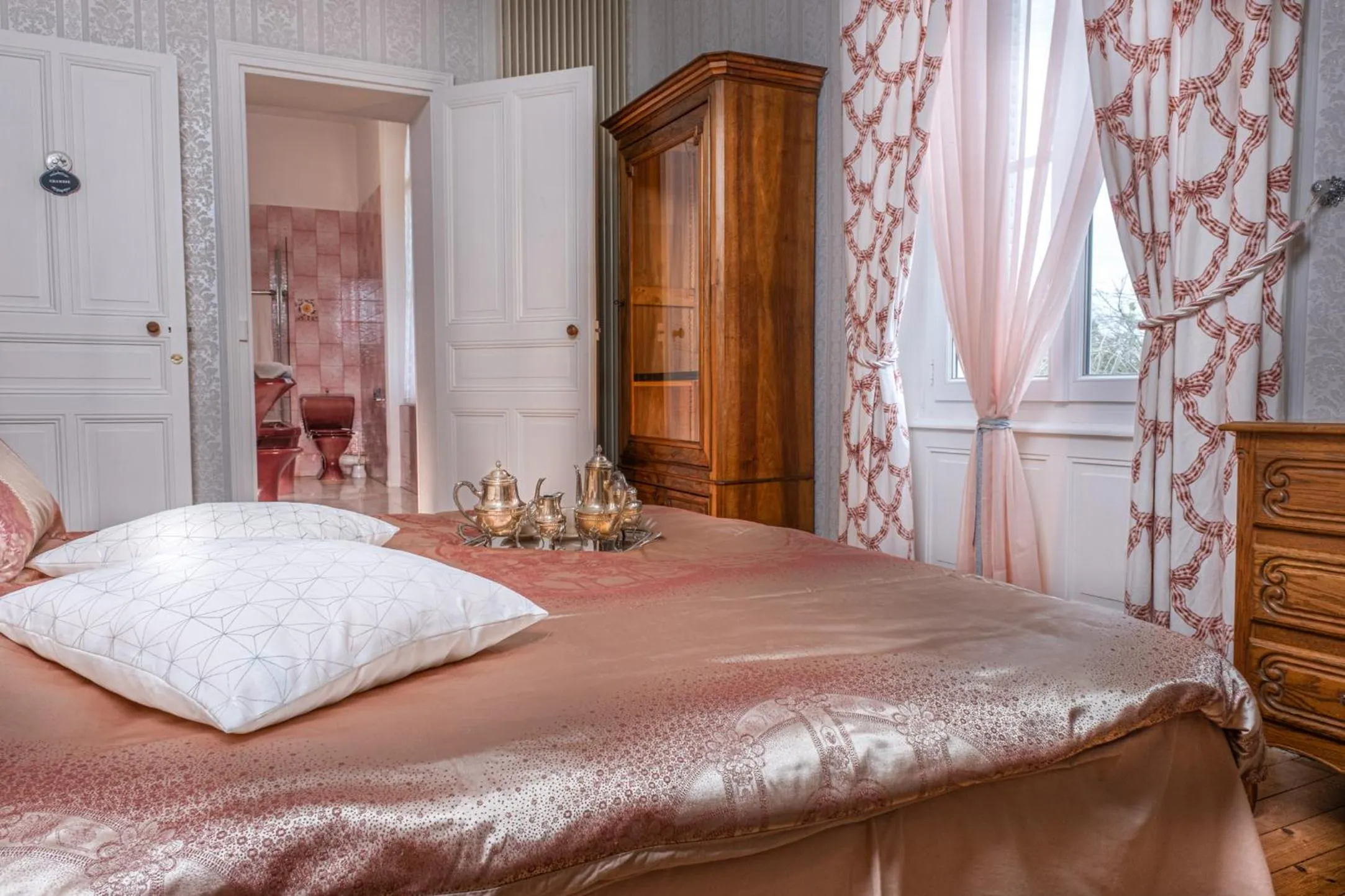 Photo of the whole room, Bed in Le Château des Tourelles en Vendée
