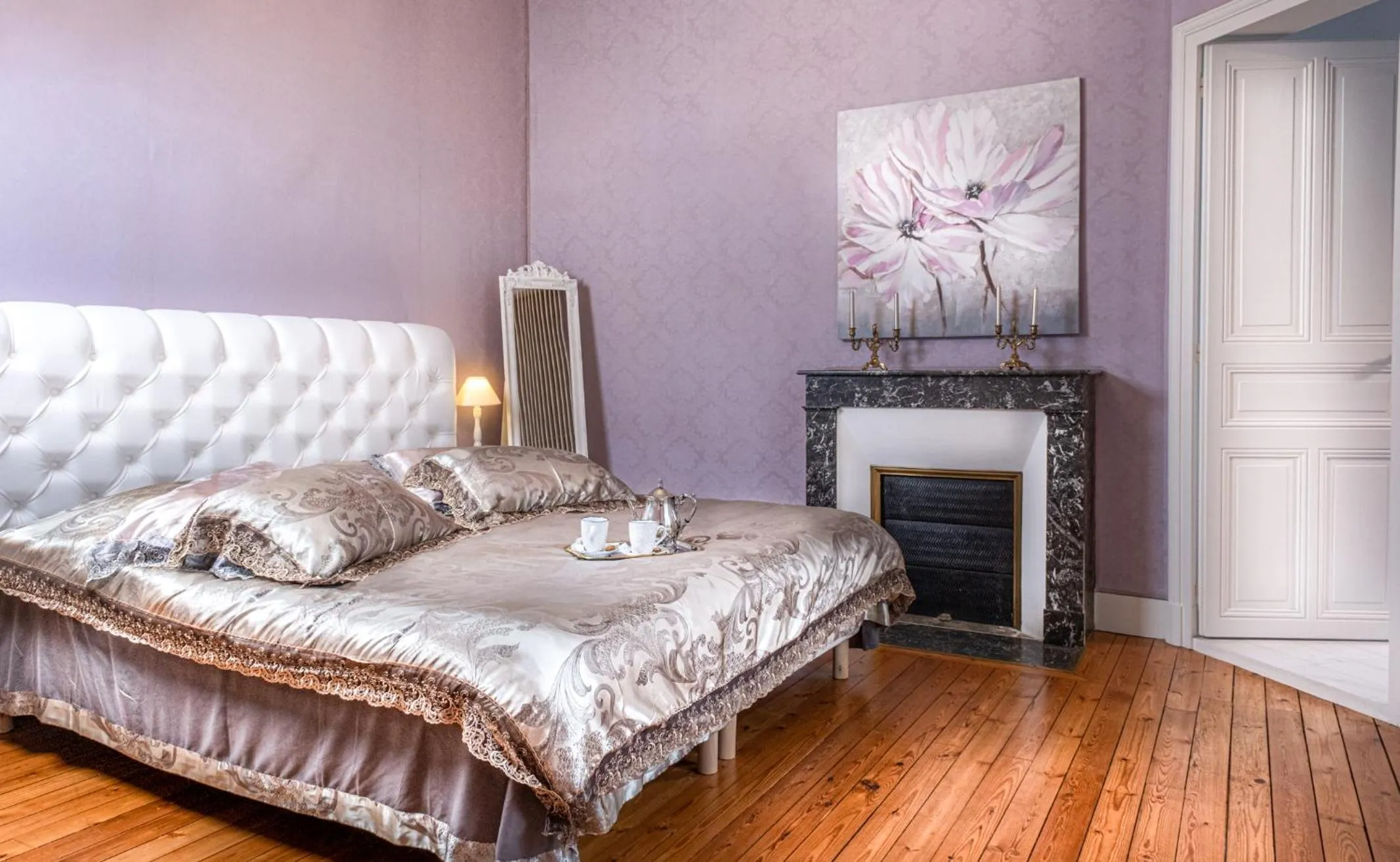 Photo of the whole room, Bed in Le Château des Tourelles en Vendée