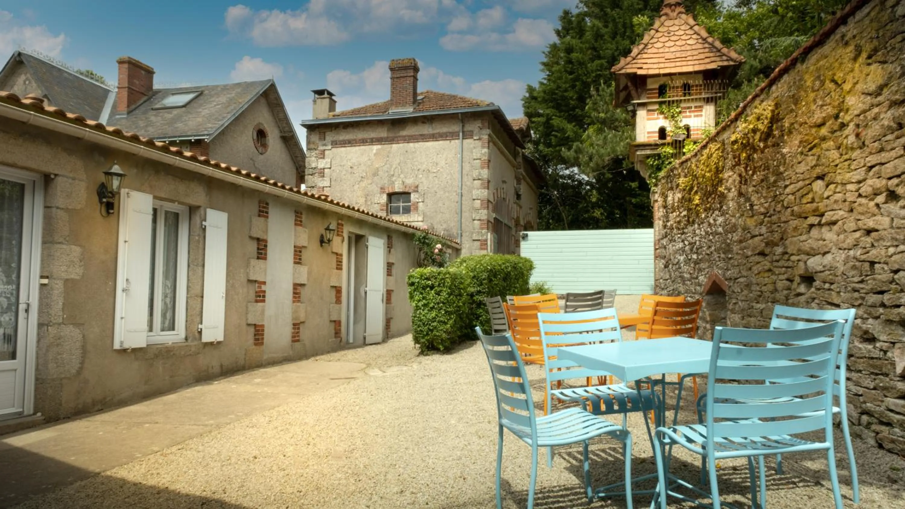Patio in Le Château des Tourelles en Vendée