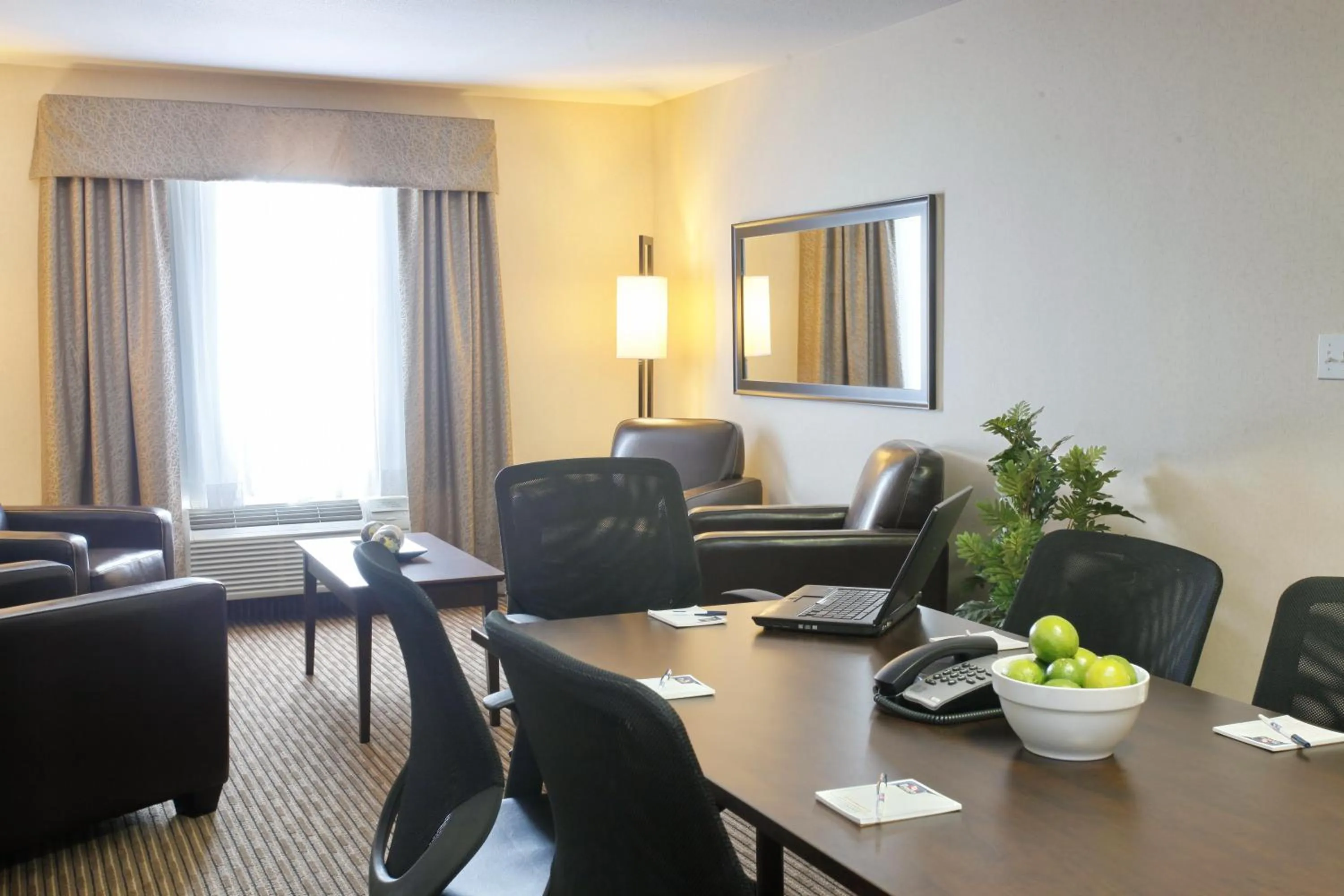 Meeting/conference room in Vegreville Suites