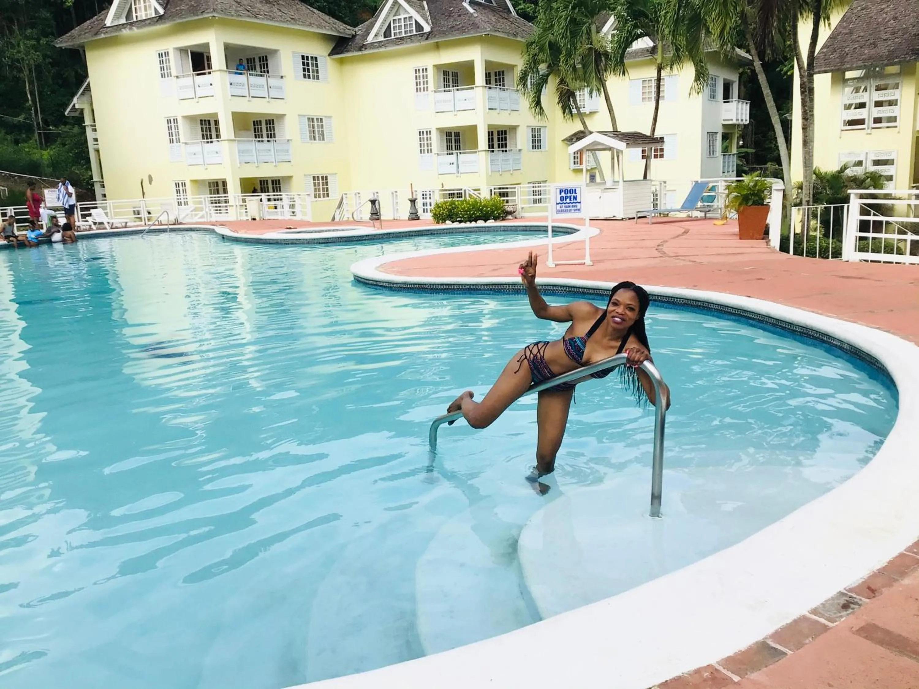 Swimming pool in Mystic Ridge Paradise