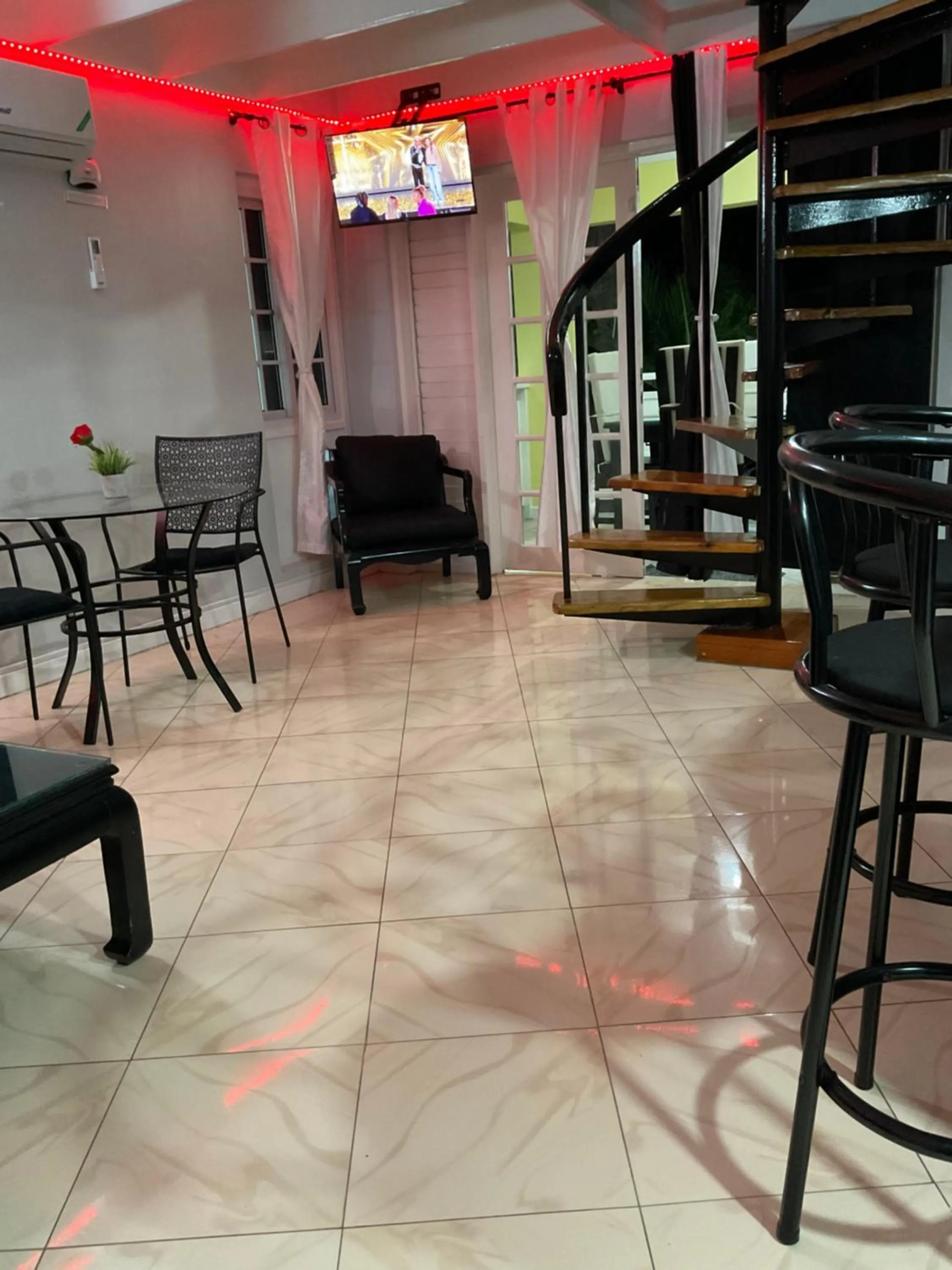 Living room in Mystic Ridge Paradise