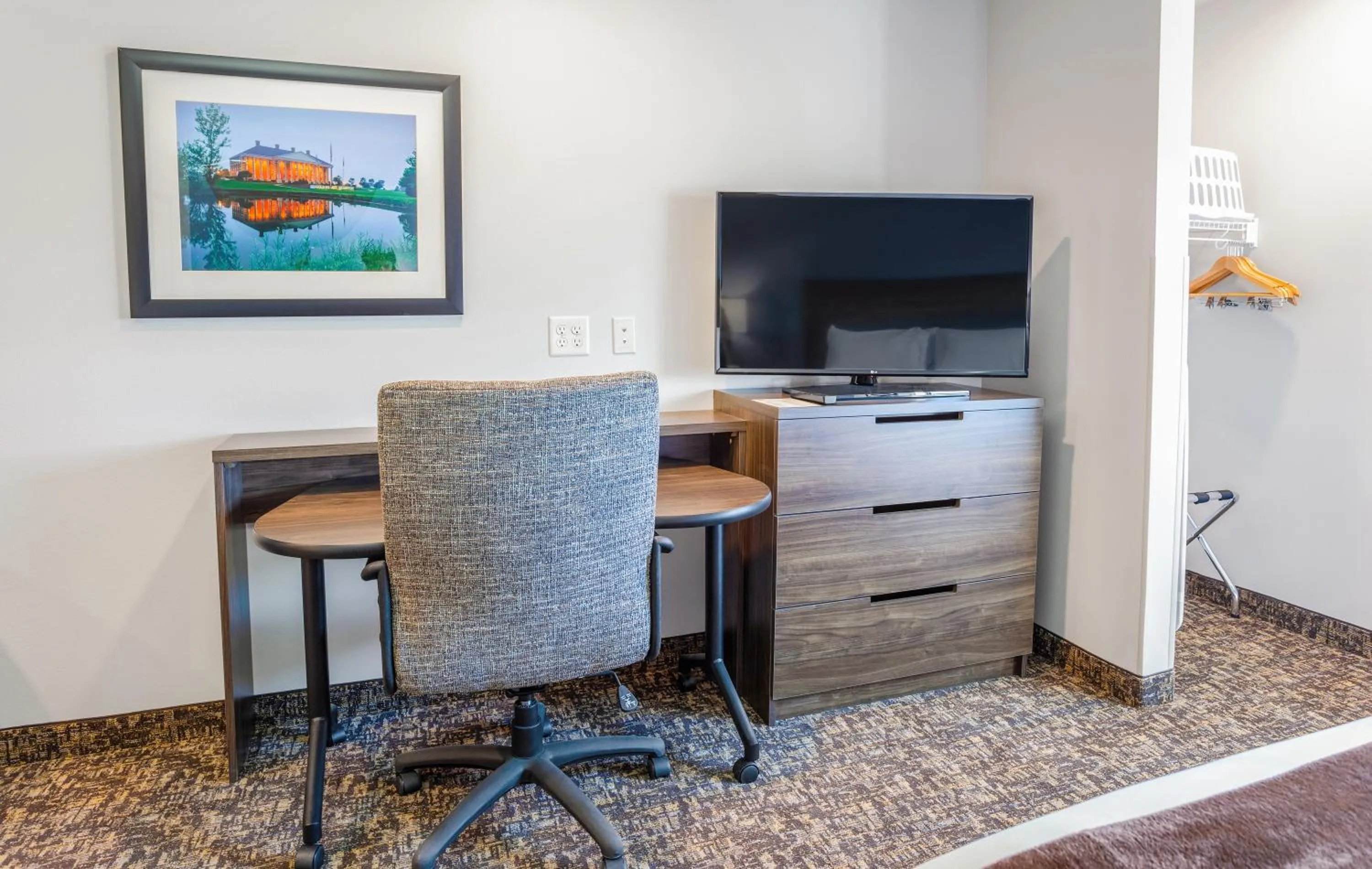 TV and multimedia in My Place Hotel-Colorado Springs,CO