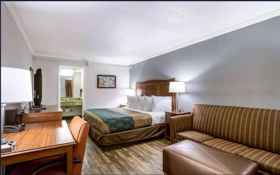 Bed in Travelodge by Wyndham Canton-Livonia Area, MI
