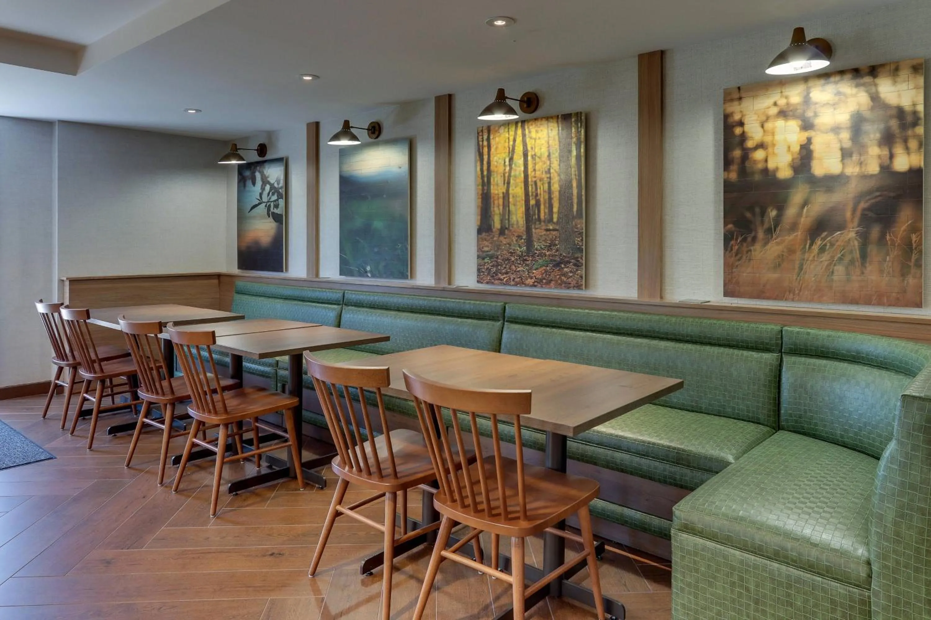 Breakfast in Fairfield Inn & Suites Southport