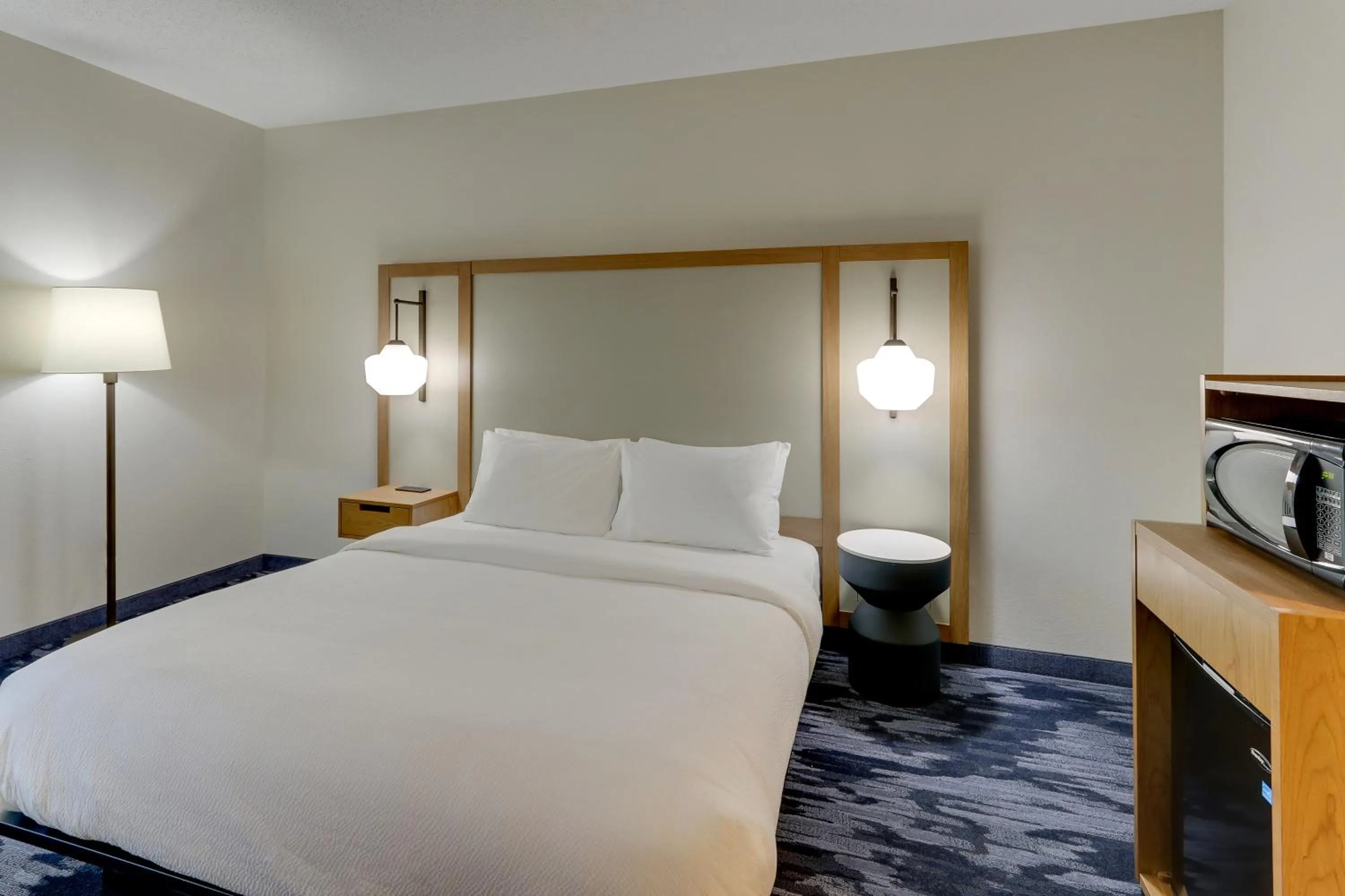 Bed in Fairfield Inn & Suites Southport