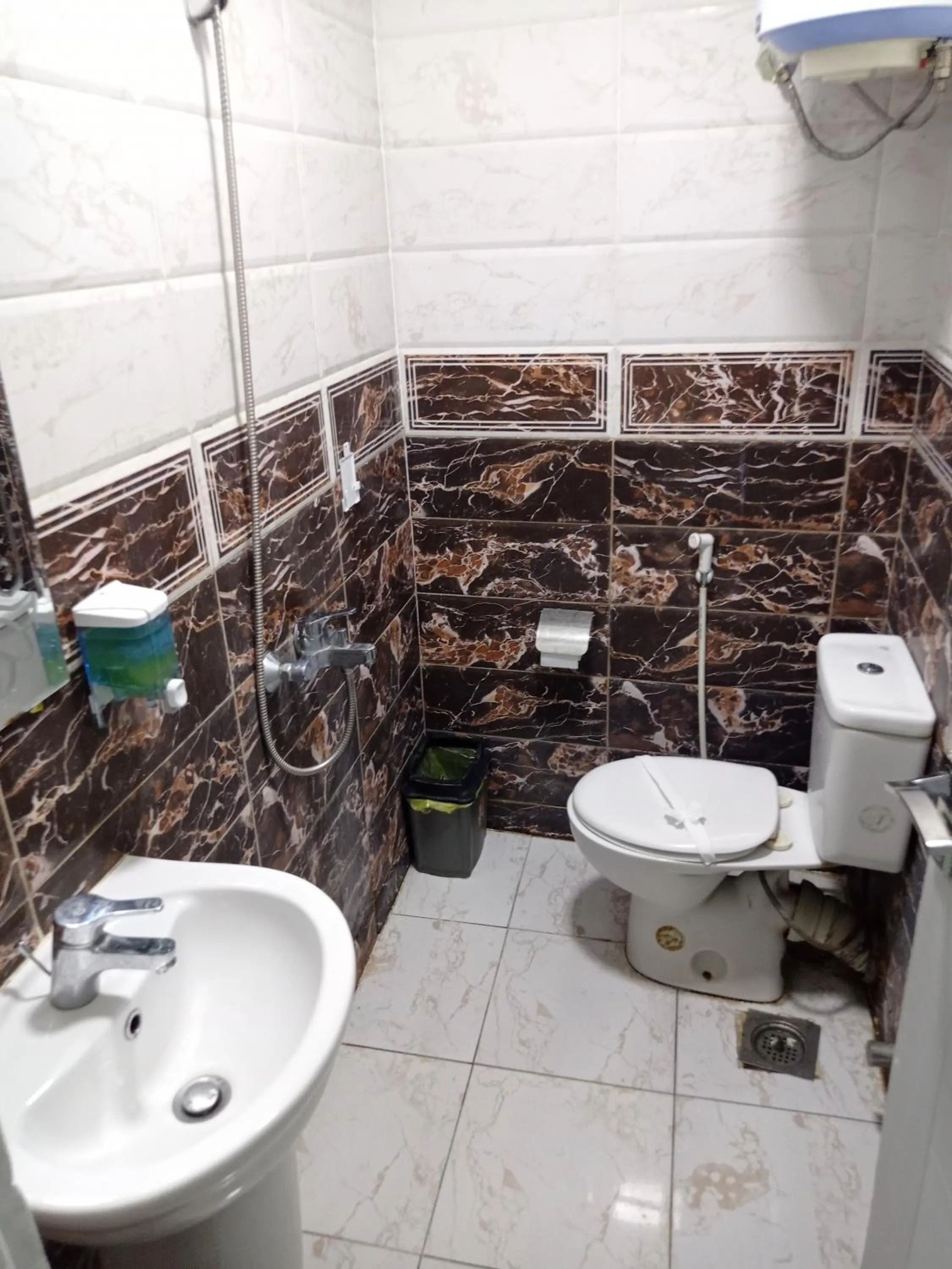 Shower in Hostgram Hotel