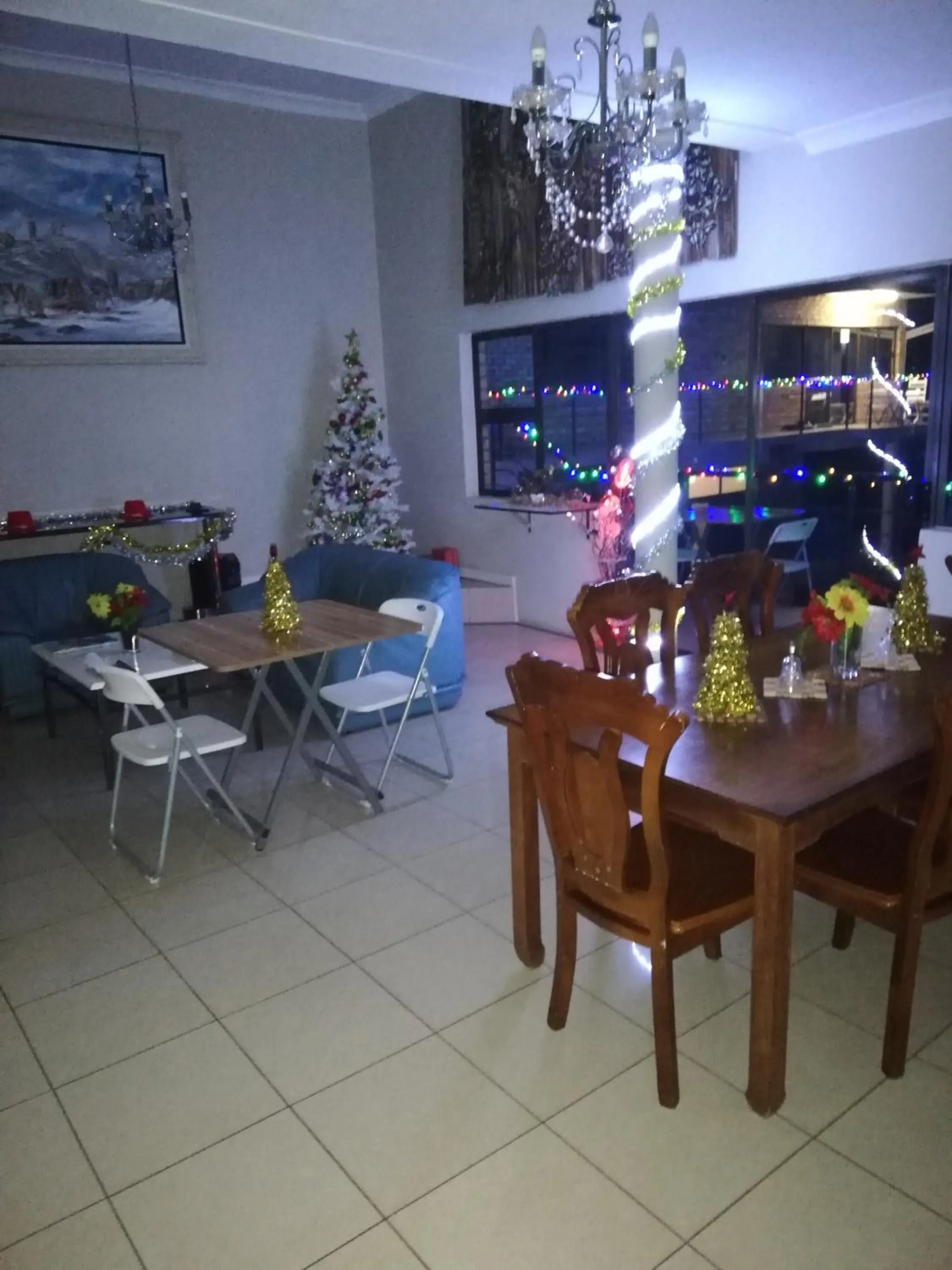 Dining area in Hidden Inn