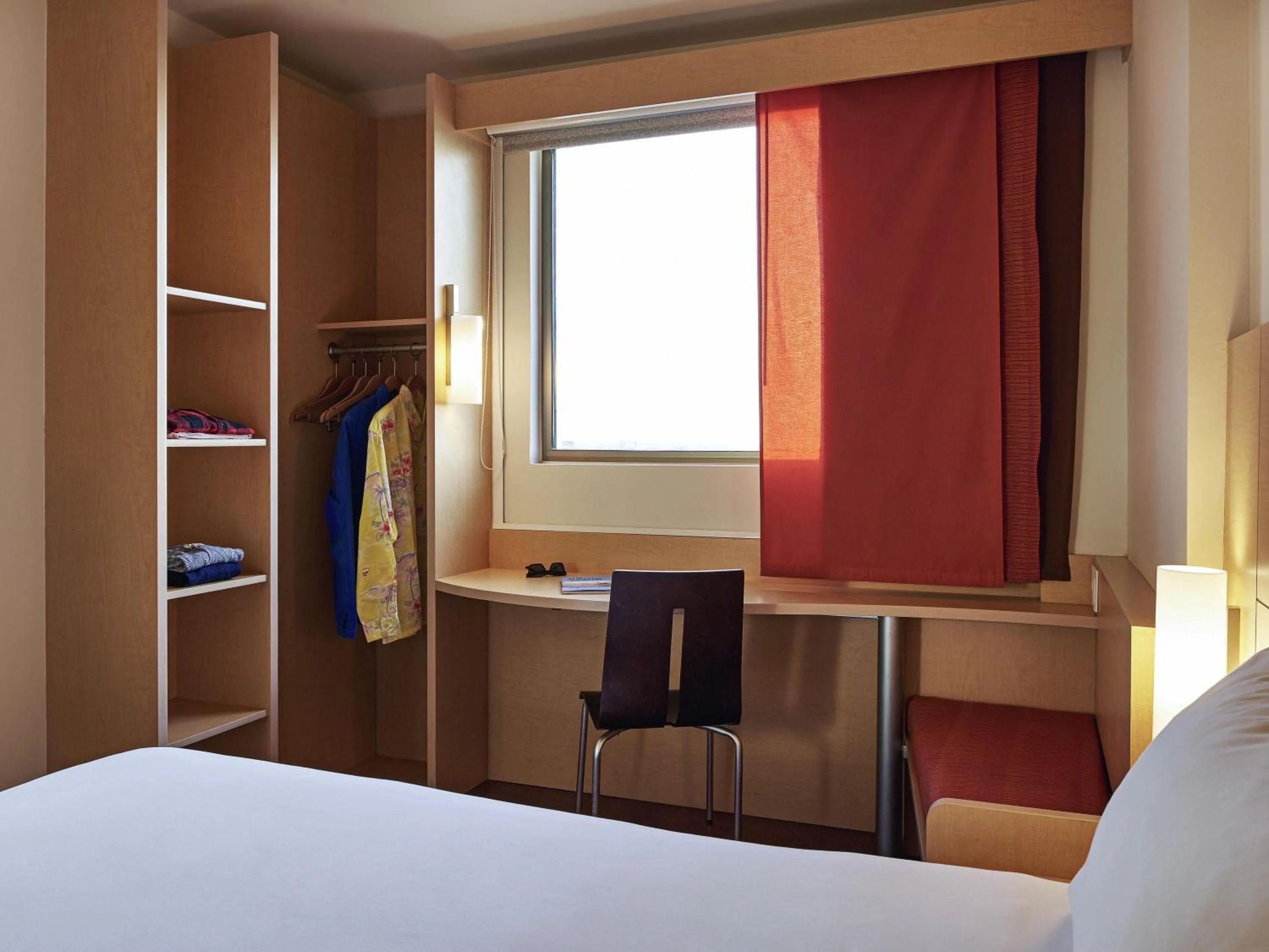 Bedroom, Bed in Ibis Cancun Centro