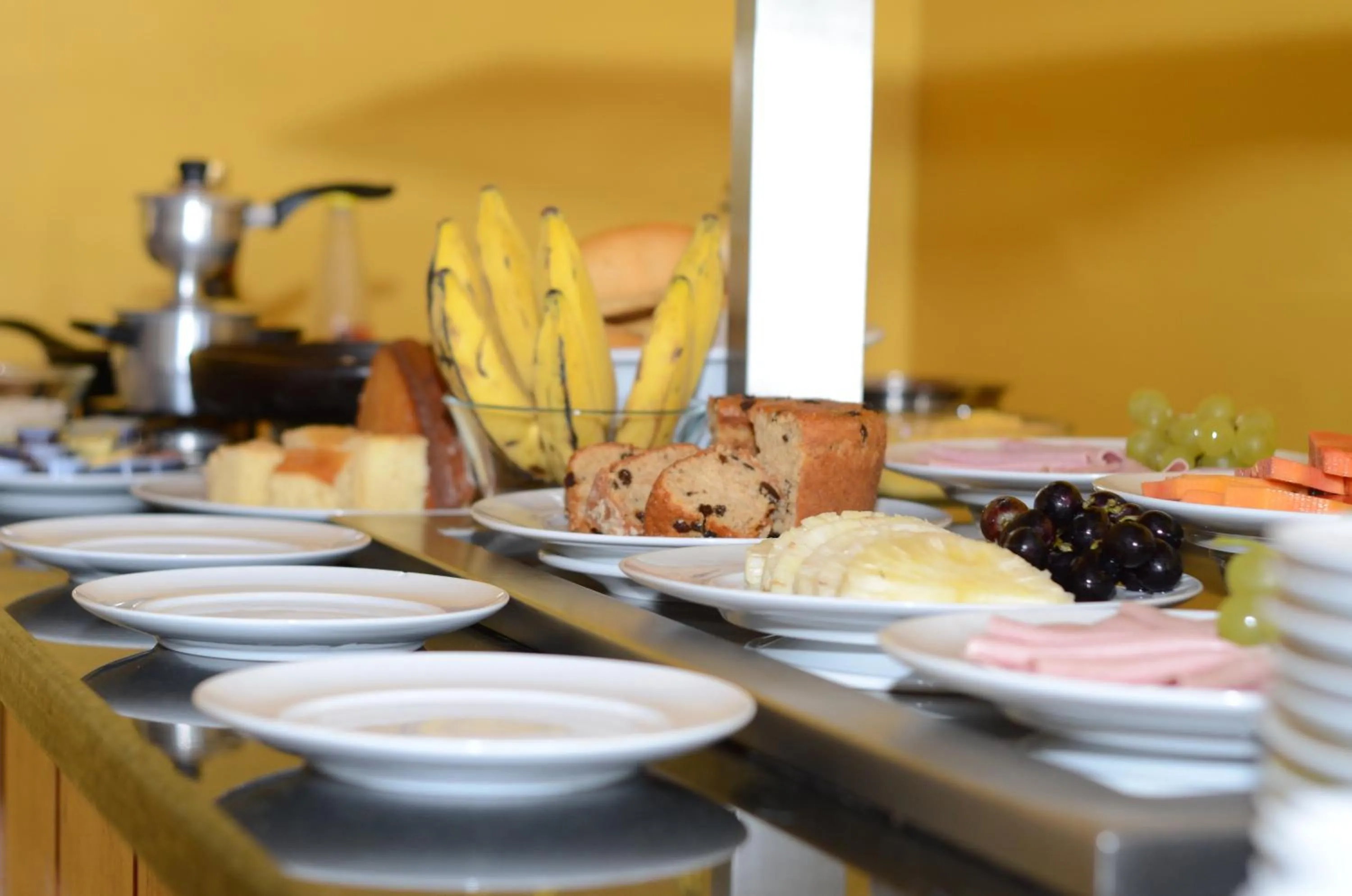 Buffet breakfast in Hotel e Mirante recanto alto da serra