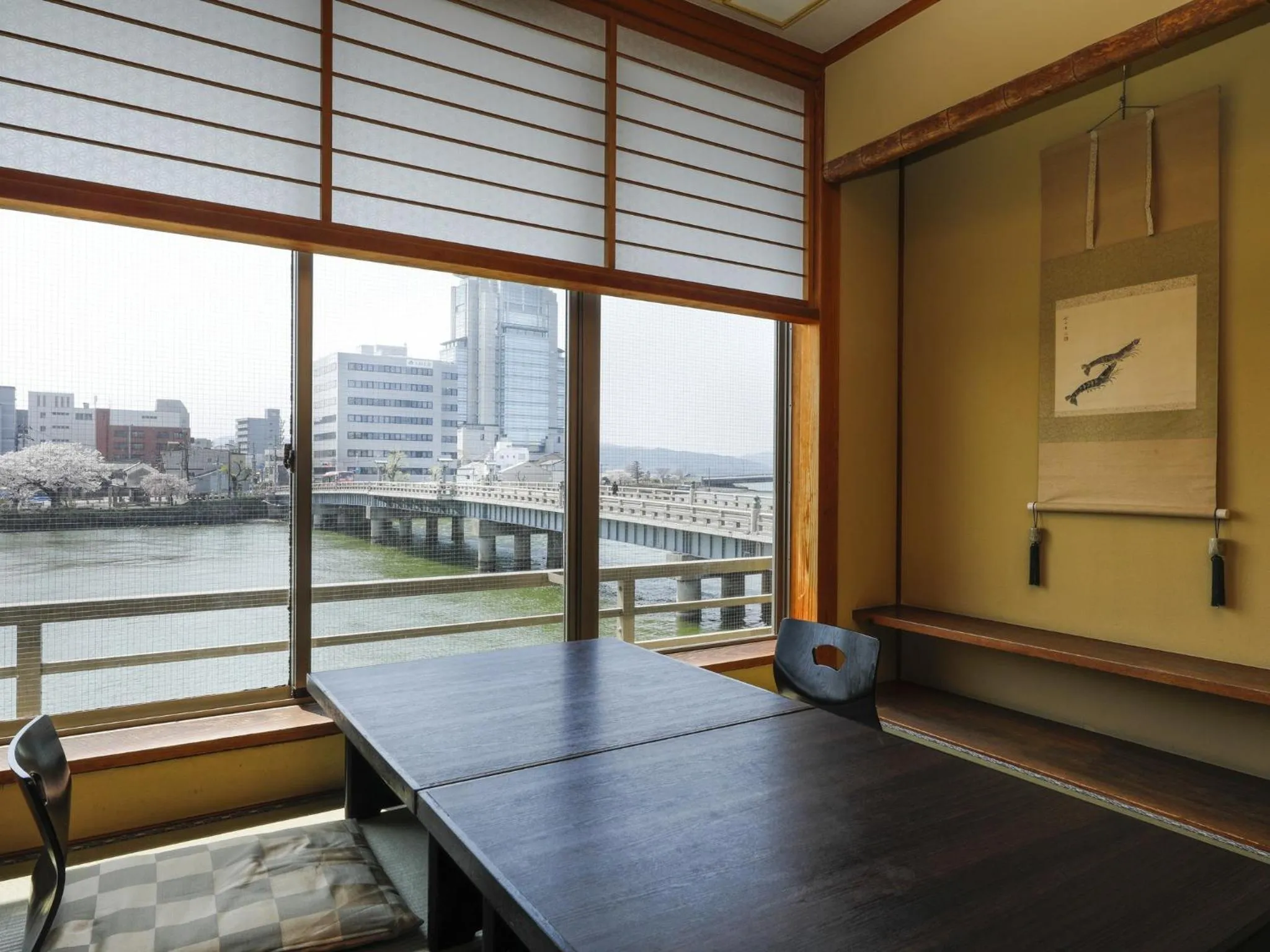 Dining area in Ohashikan