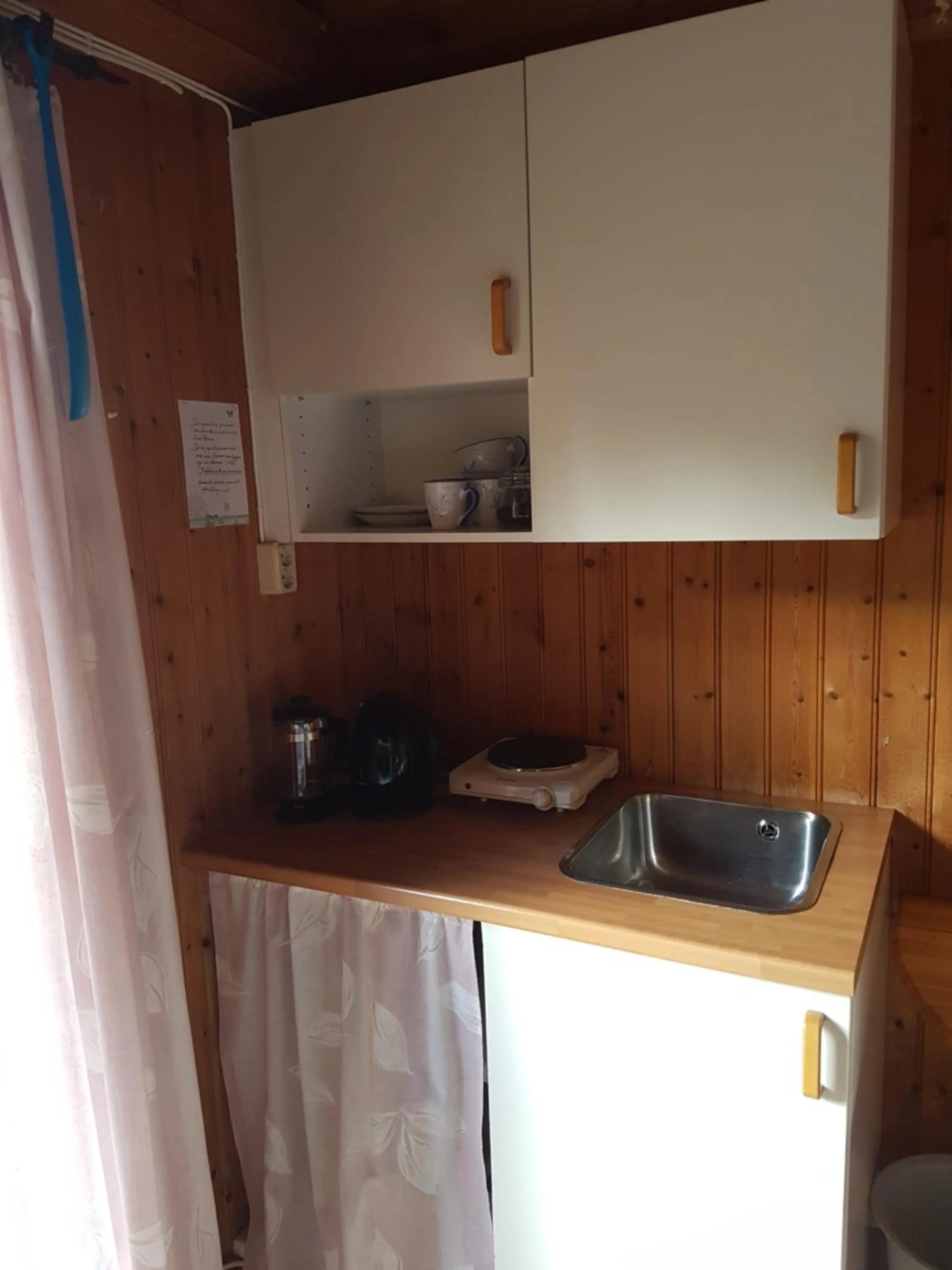 Brådtom Slusscafé & Stugor