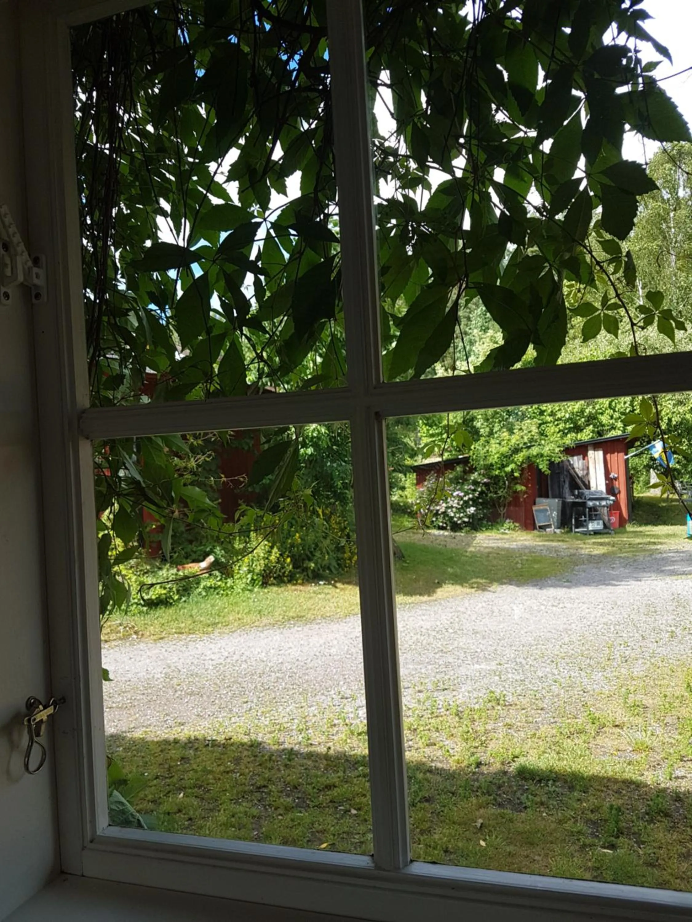 Garden view in Brådtom Slusscafé & Stugor