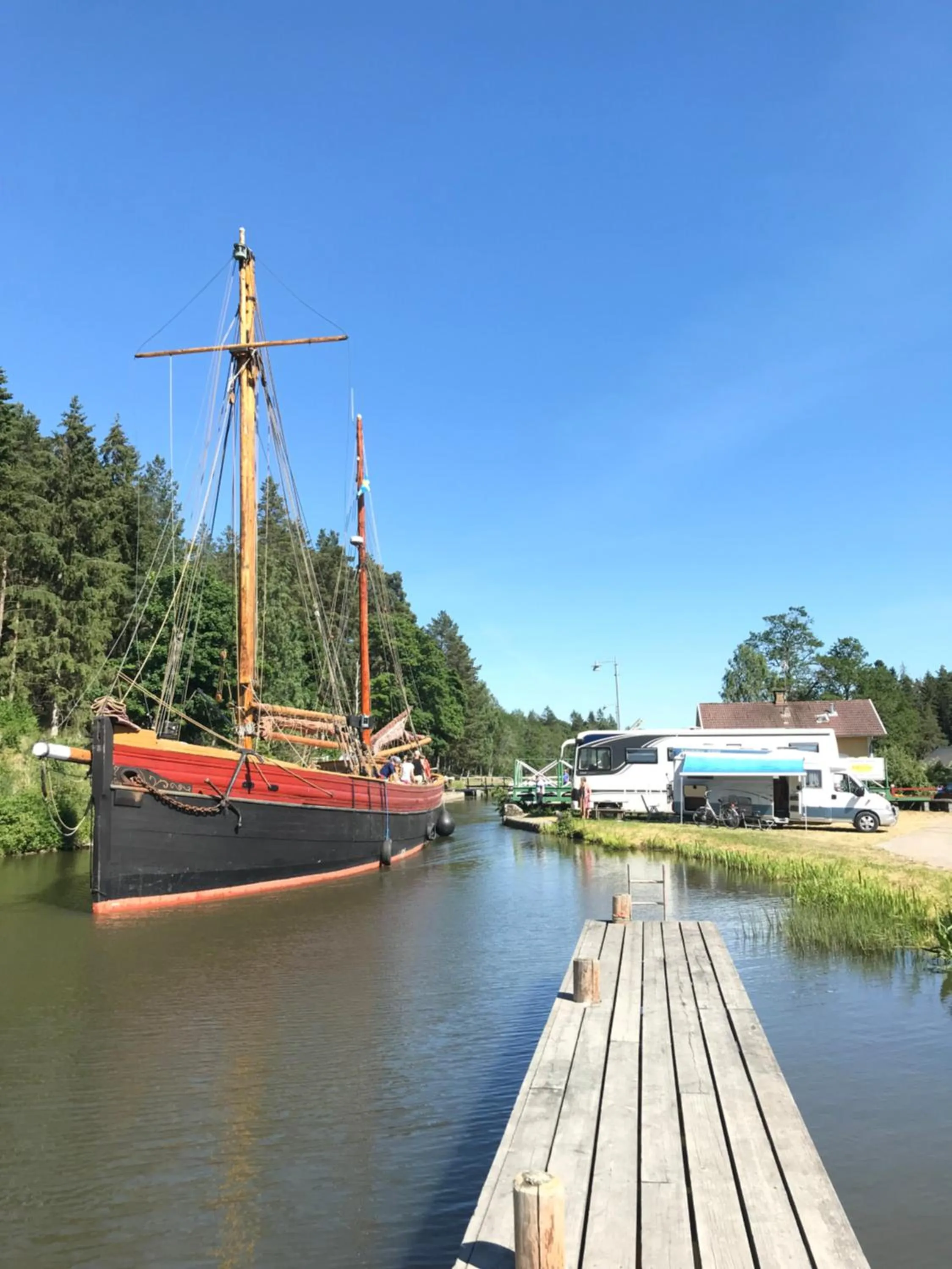 Brådtom Slusscafé & Stugor