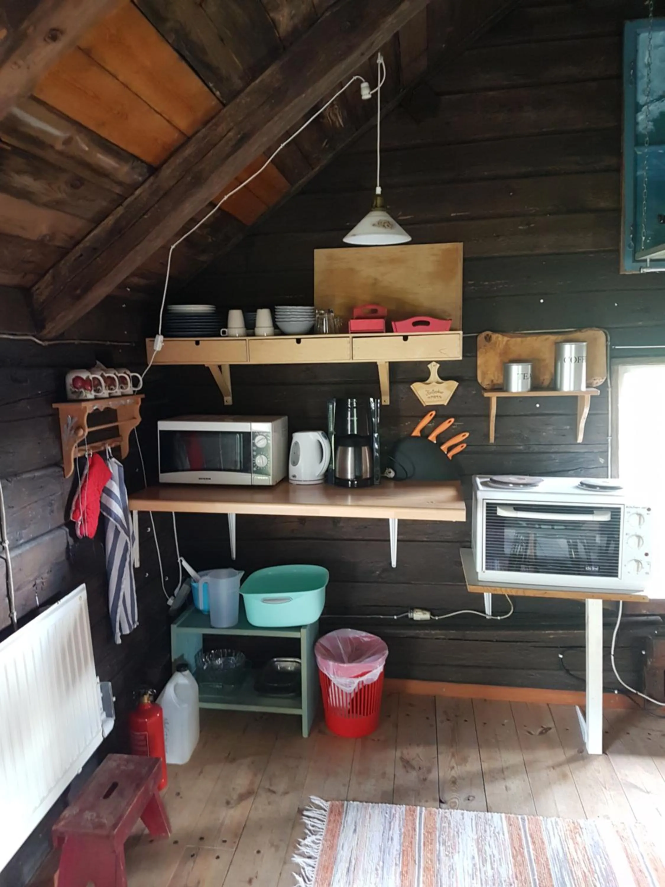 Brådtom Slusscafé & Stugor