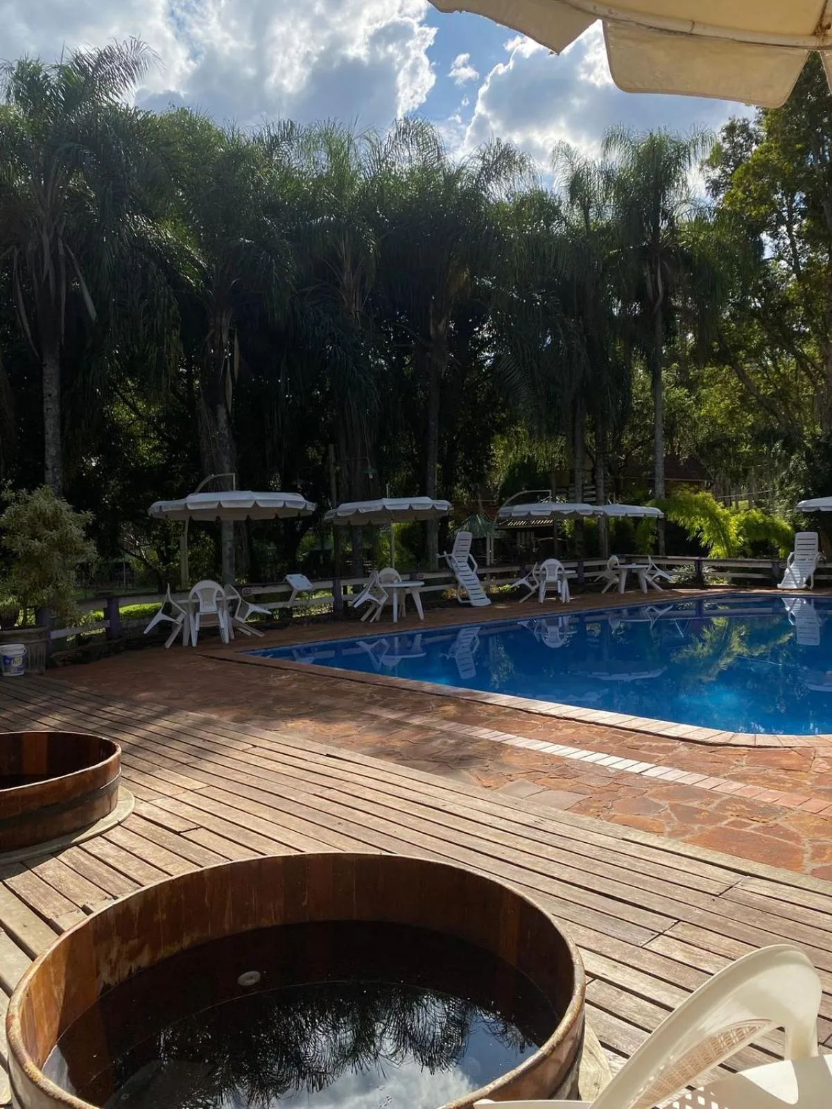 Swimming pool in Mirágua Refugios Pousada