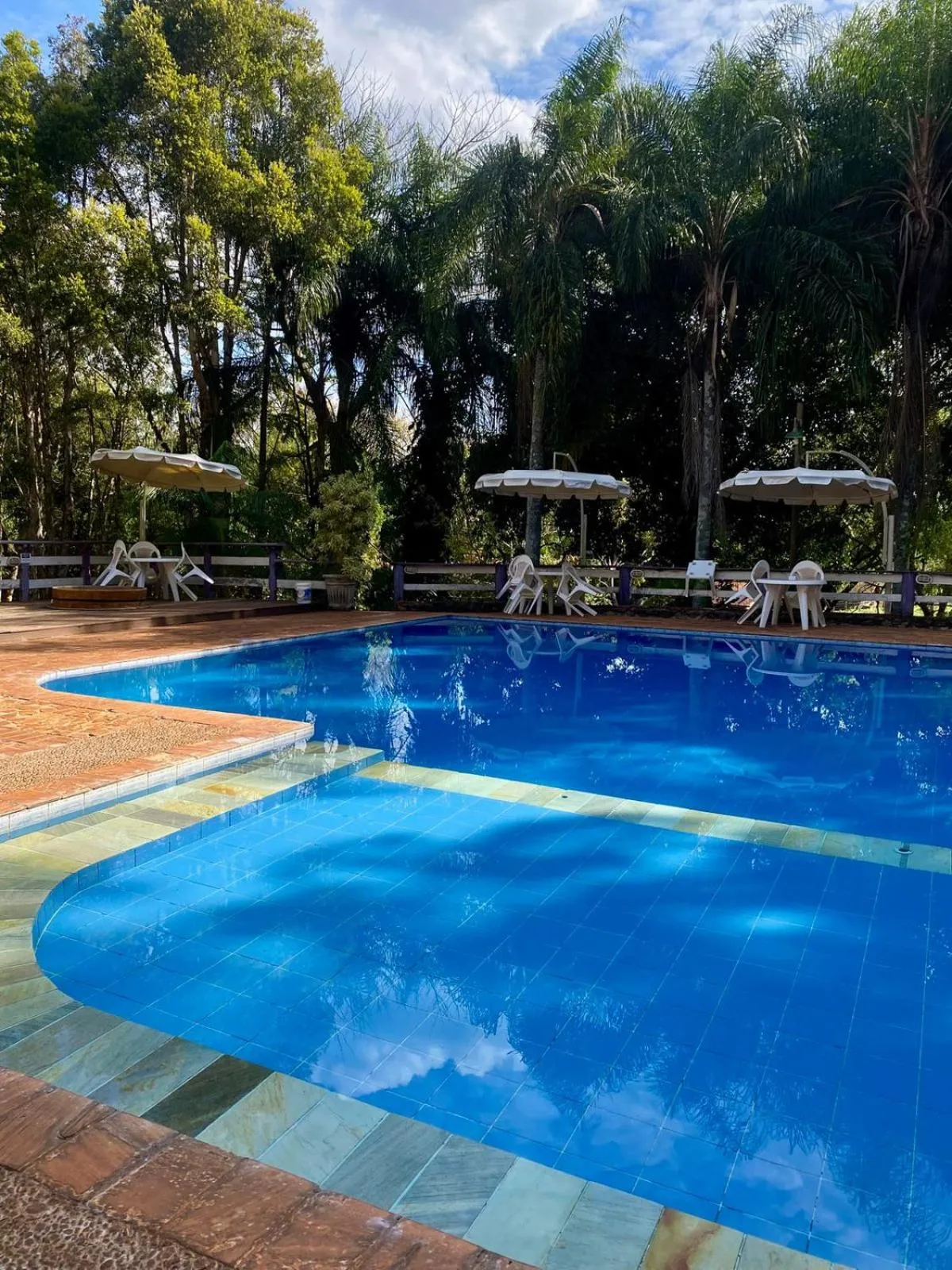 Swimming pool in Mirágua Refugios Pousada