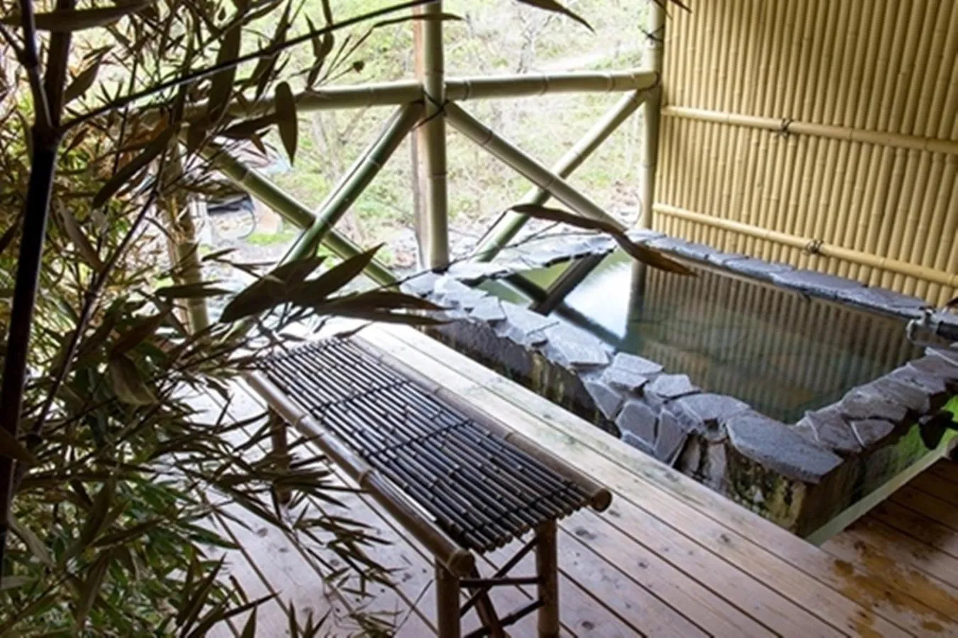 Open Air Bath in Ryuudo