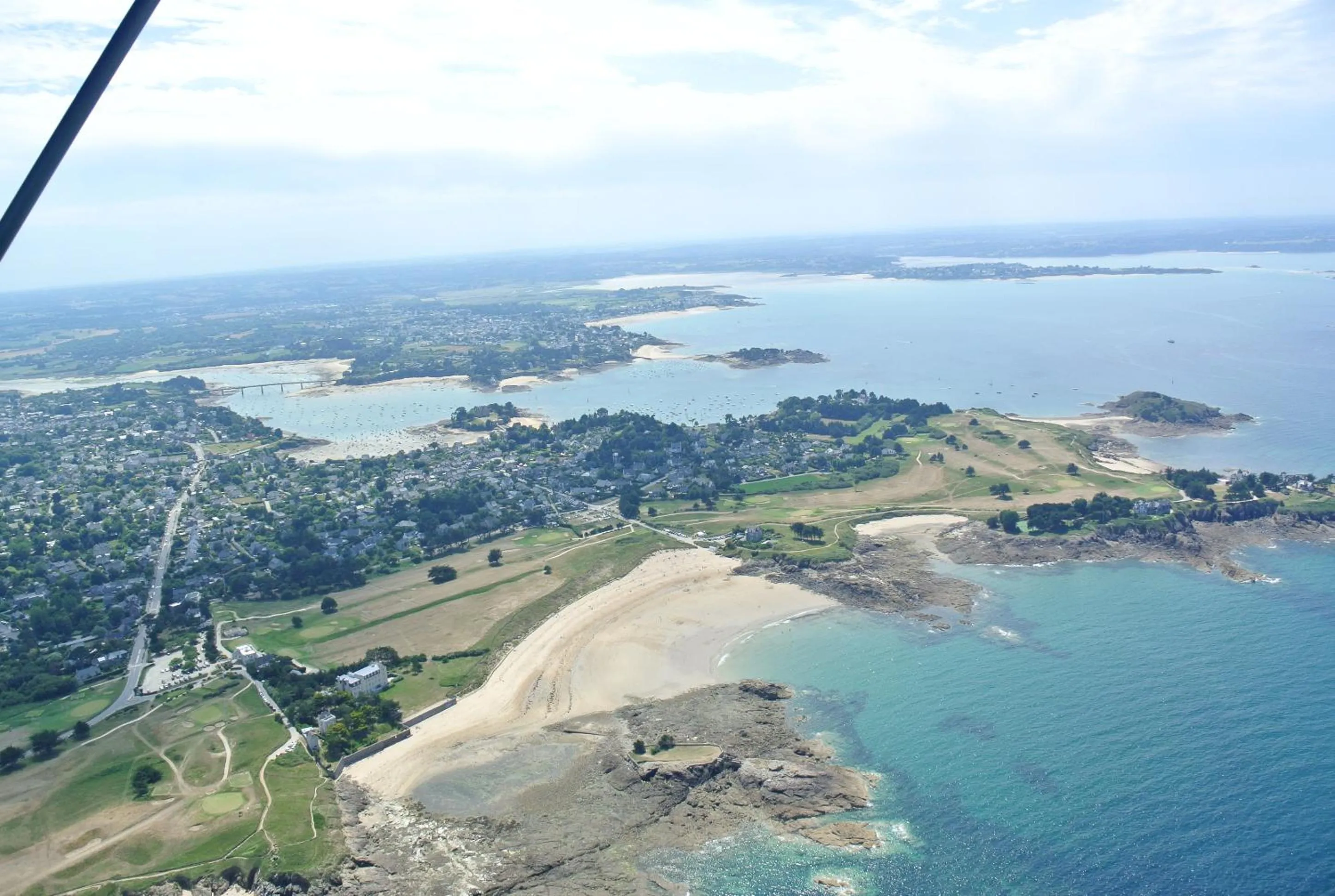Au Logis De La Rance Bed and Breakfast