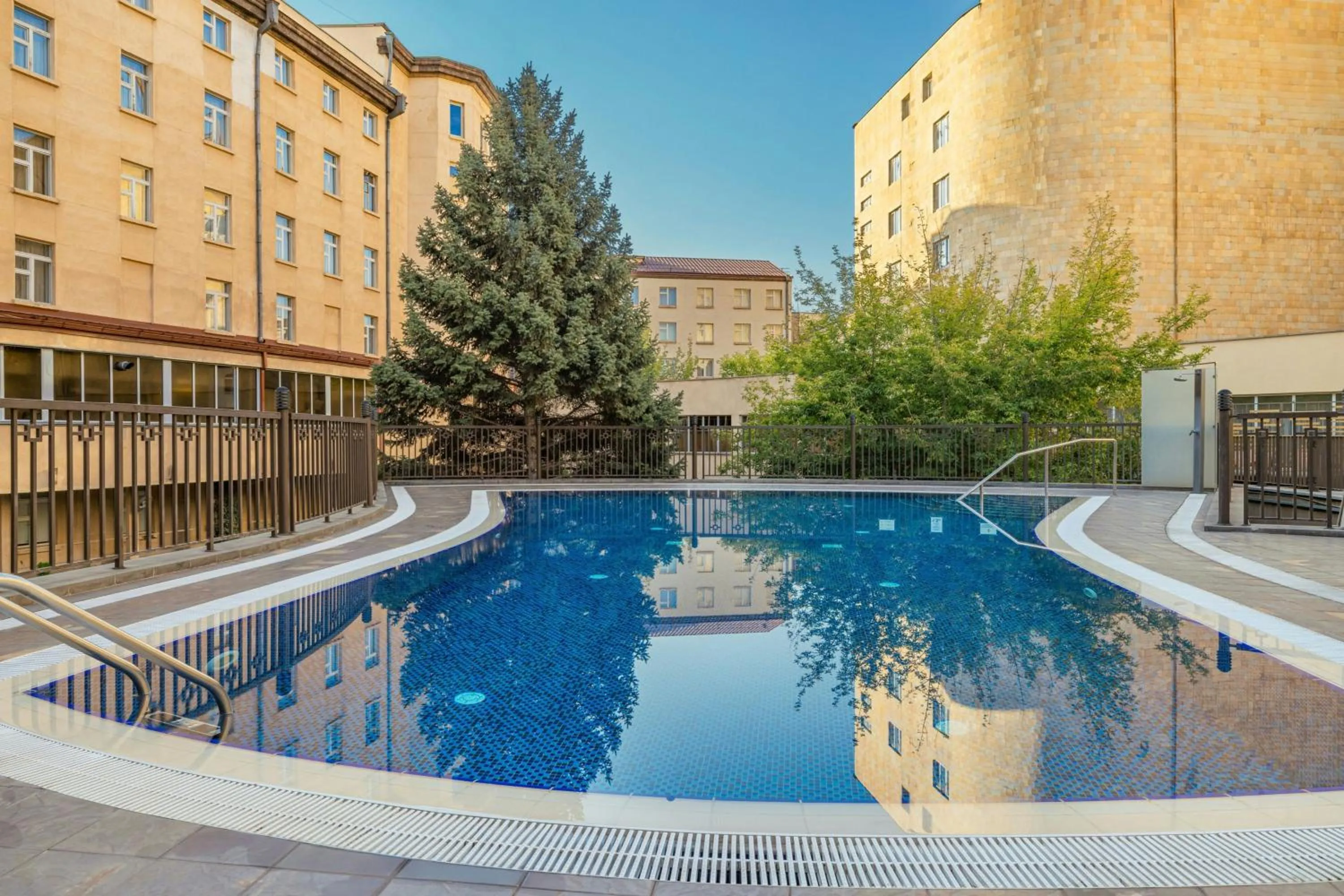 Swimming pool in Armenia Marriott Hotel Yerevan