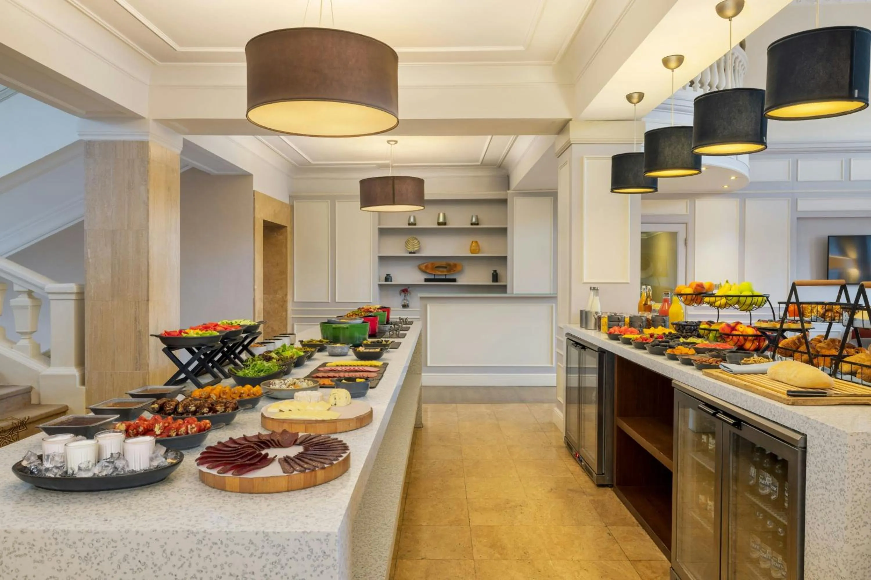 Kitchen or kitchenette in Armenia Marriott Hotel Yerevan