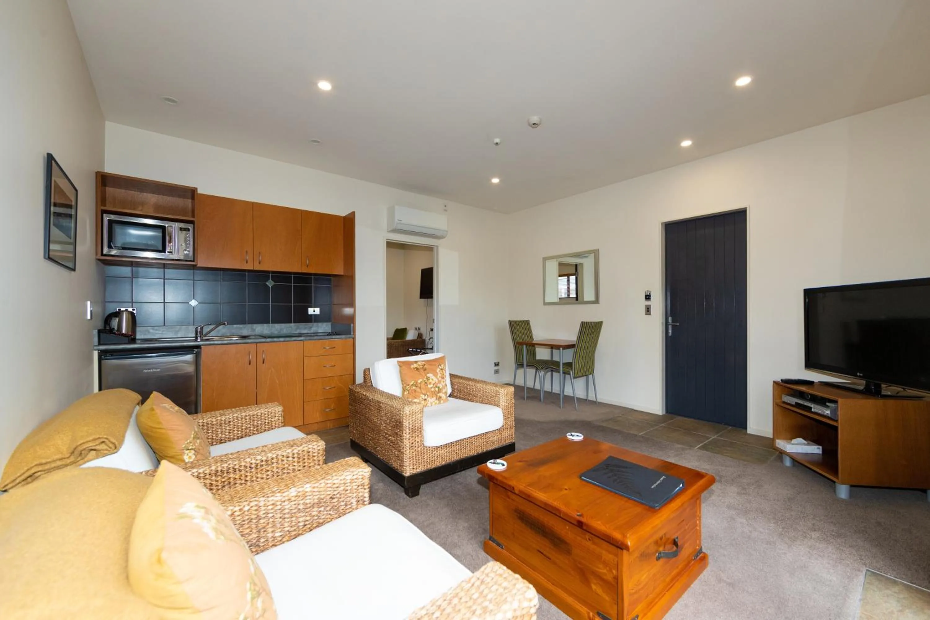 Kitchen or kitchenette in Harvest Lodge Motel