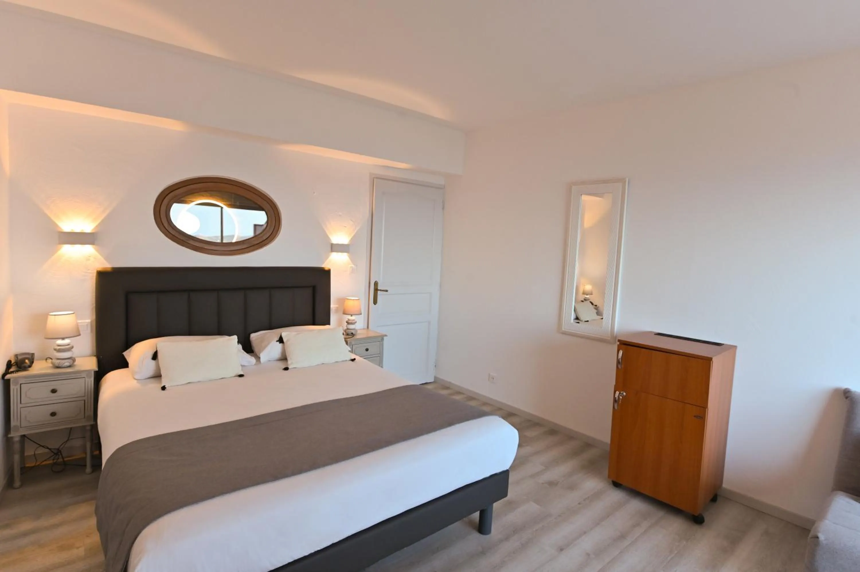 Bedroom, Bed in Le Catalan