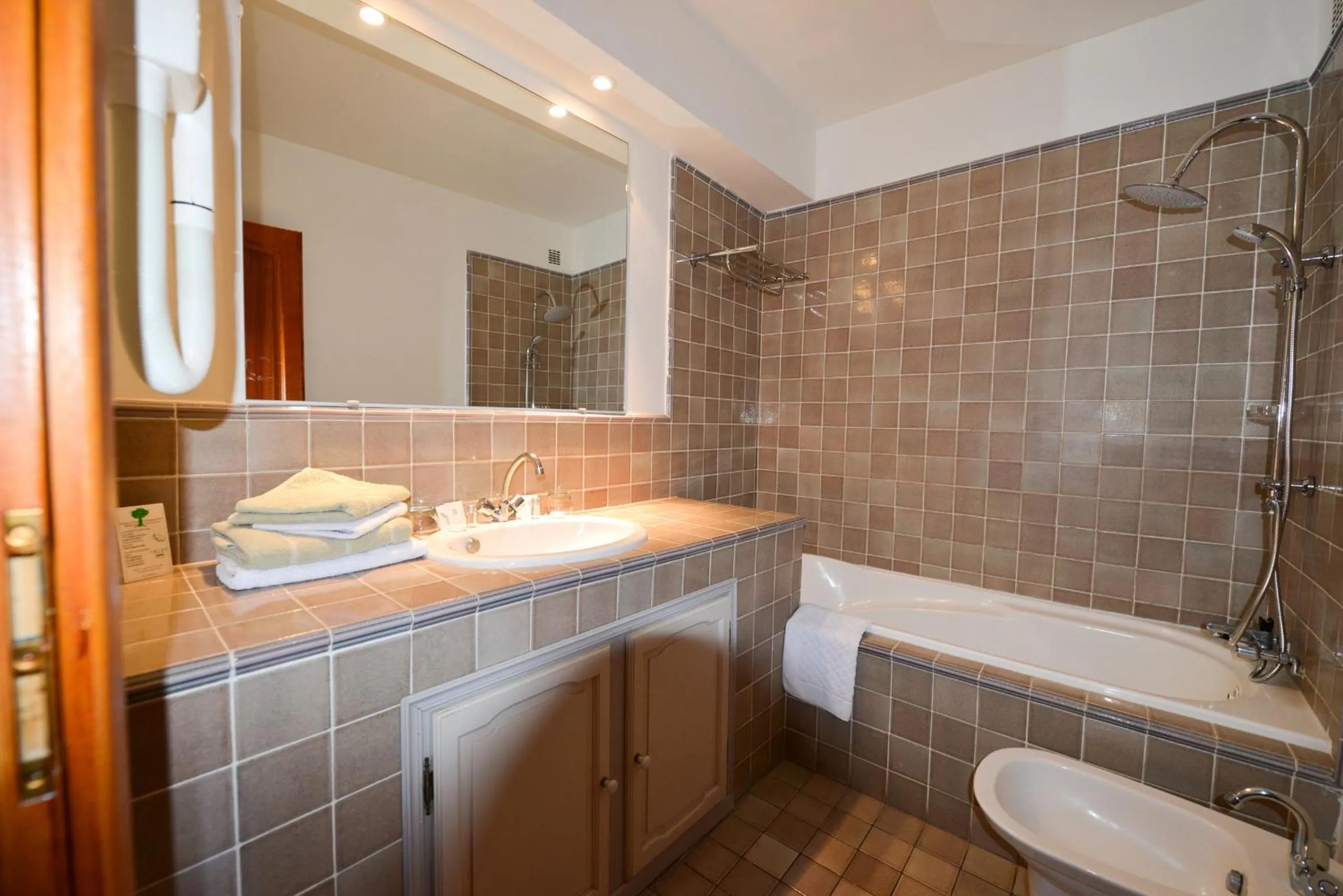 Bathroom in Le Catalan