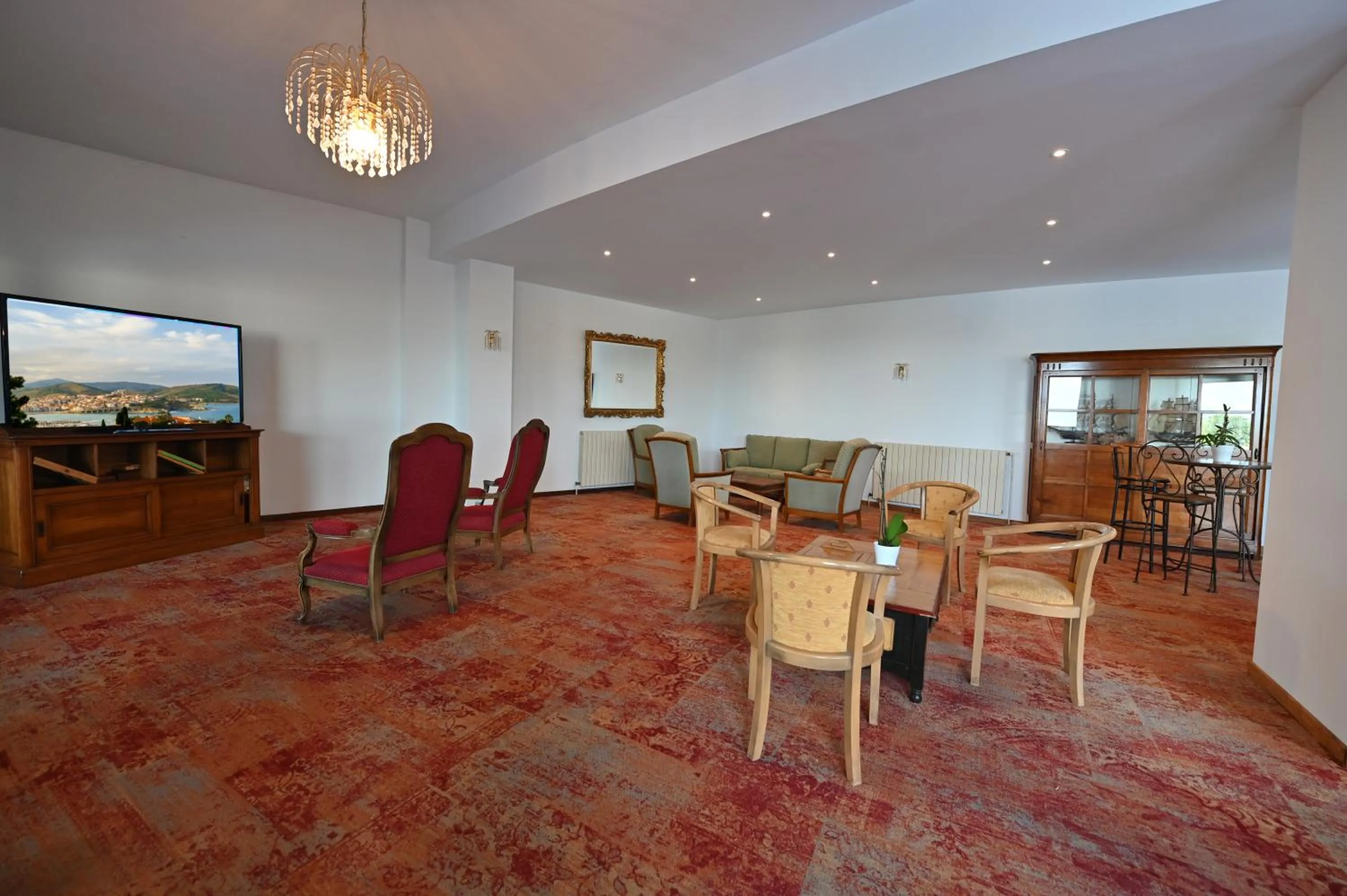 Communal lounge/ TV room in Le Catalan