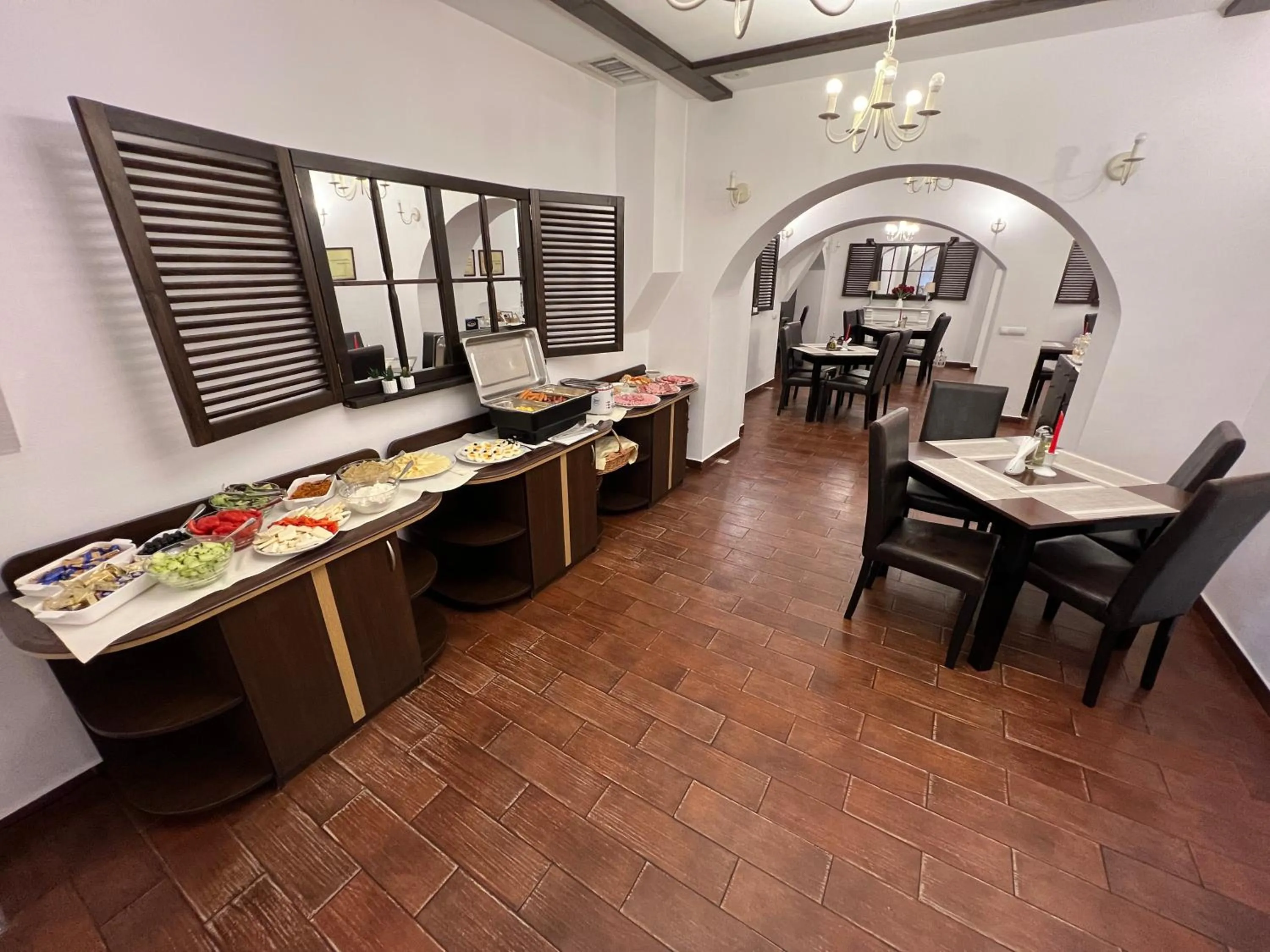 Restaurant/places to eat in Hotel Belvedere