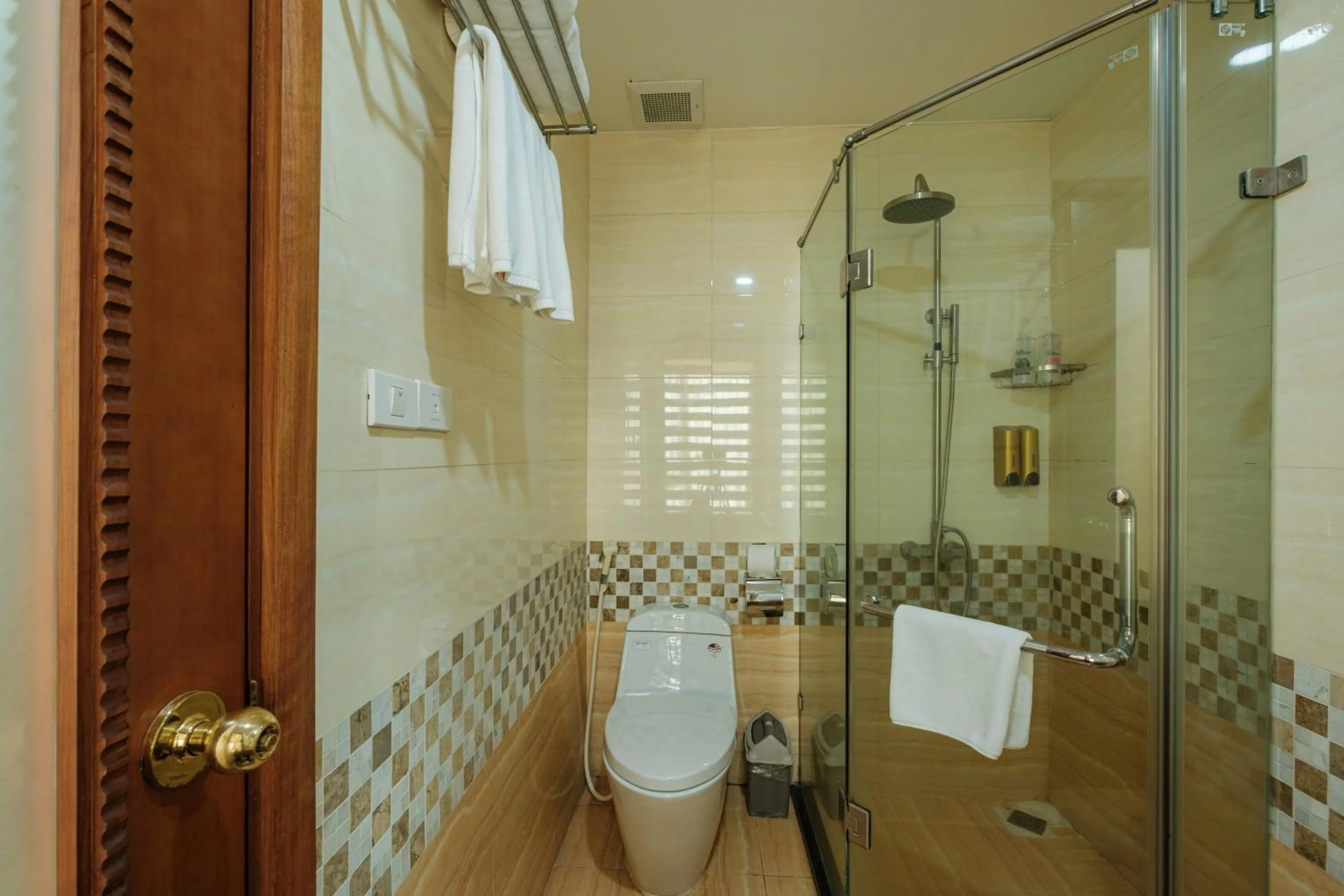 Sunset Westlake Hanoi Hotel