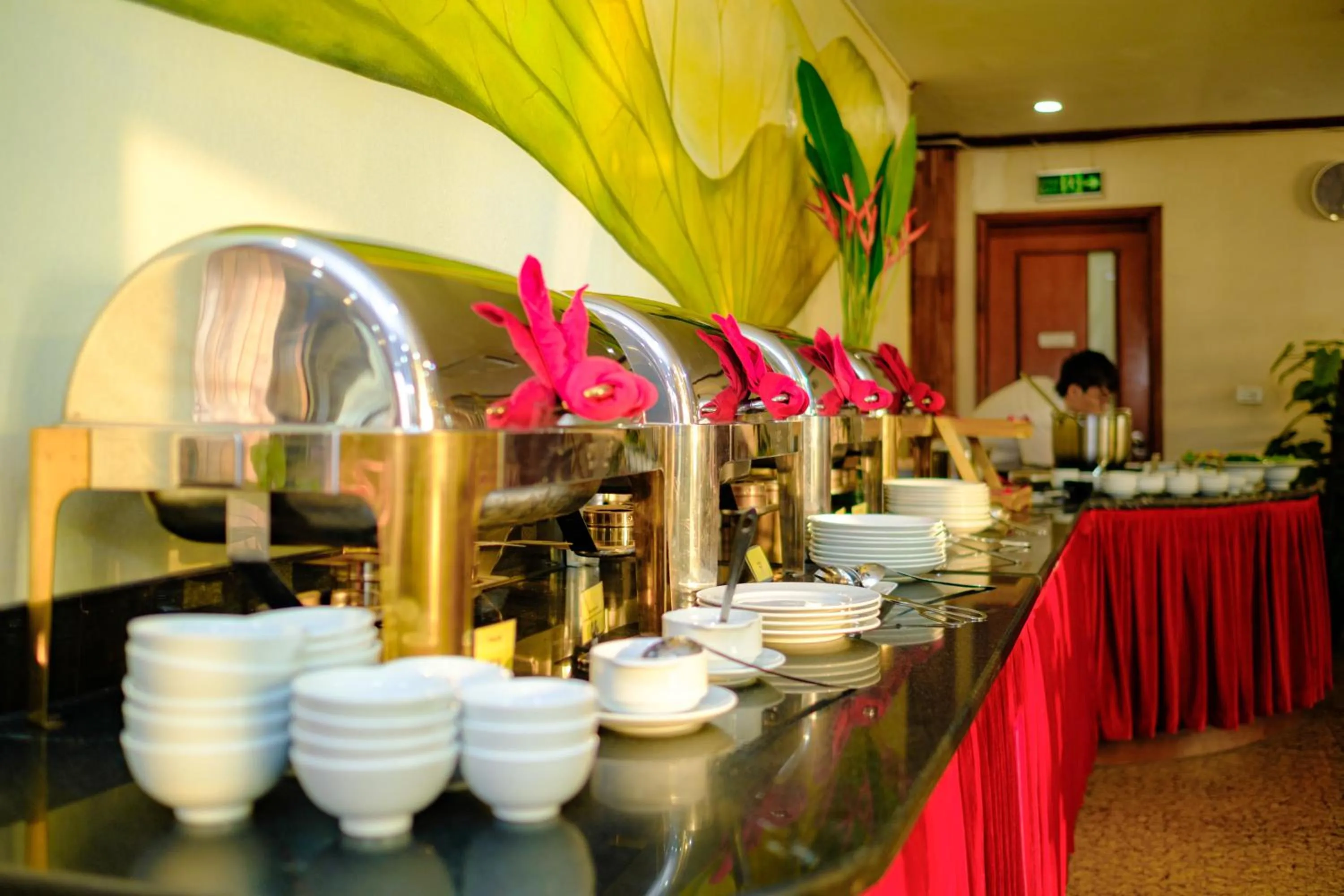 Restaurant/places to eat in Sunset Westlake Hanoi Hotel