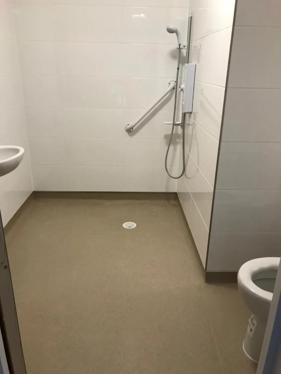 Shower in Oxford Bed and Breakfast