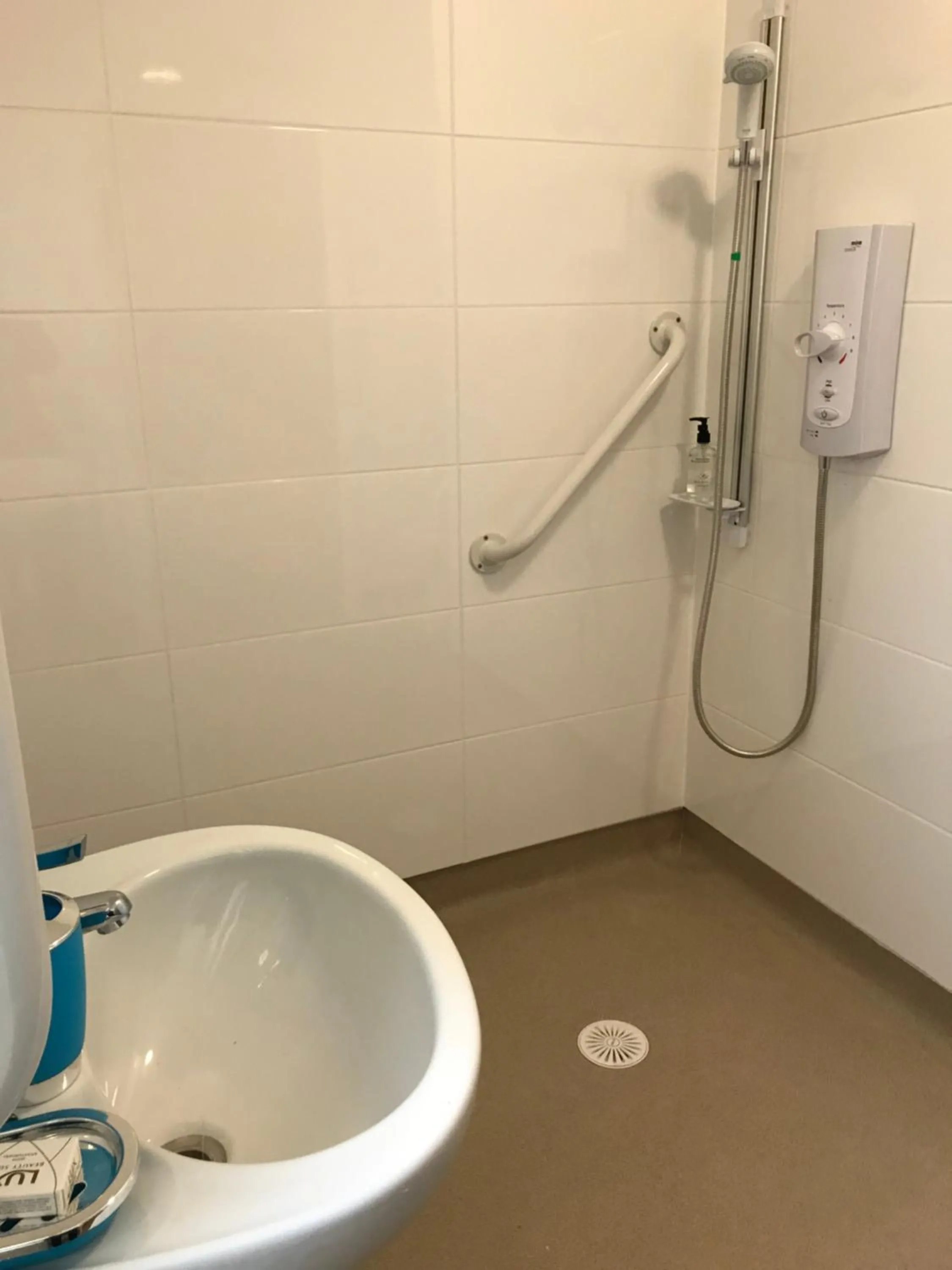 Bathroom in Oxford Bed and Breakfast