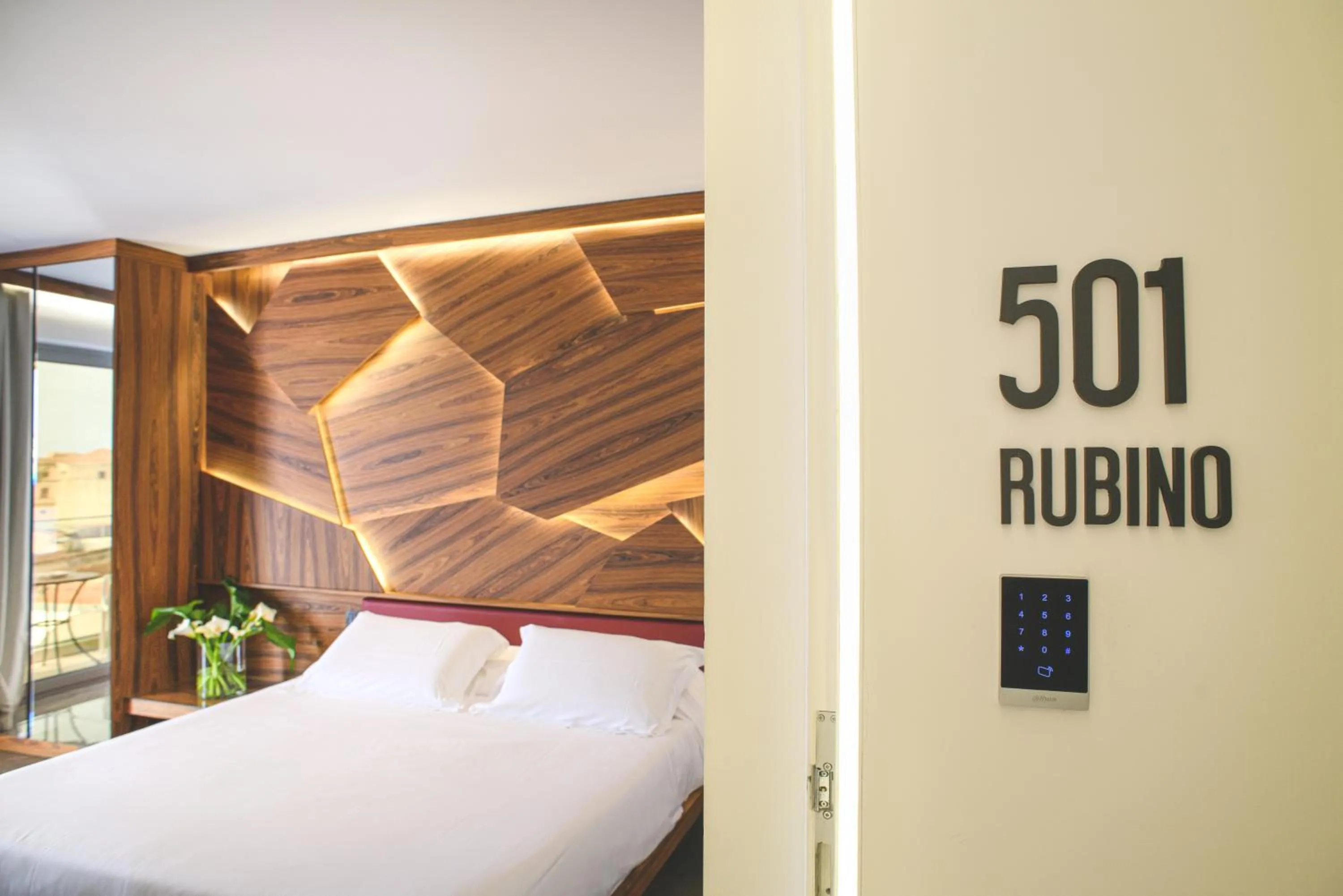 Bed in Upper - Boutique Hotel