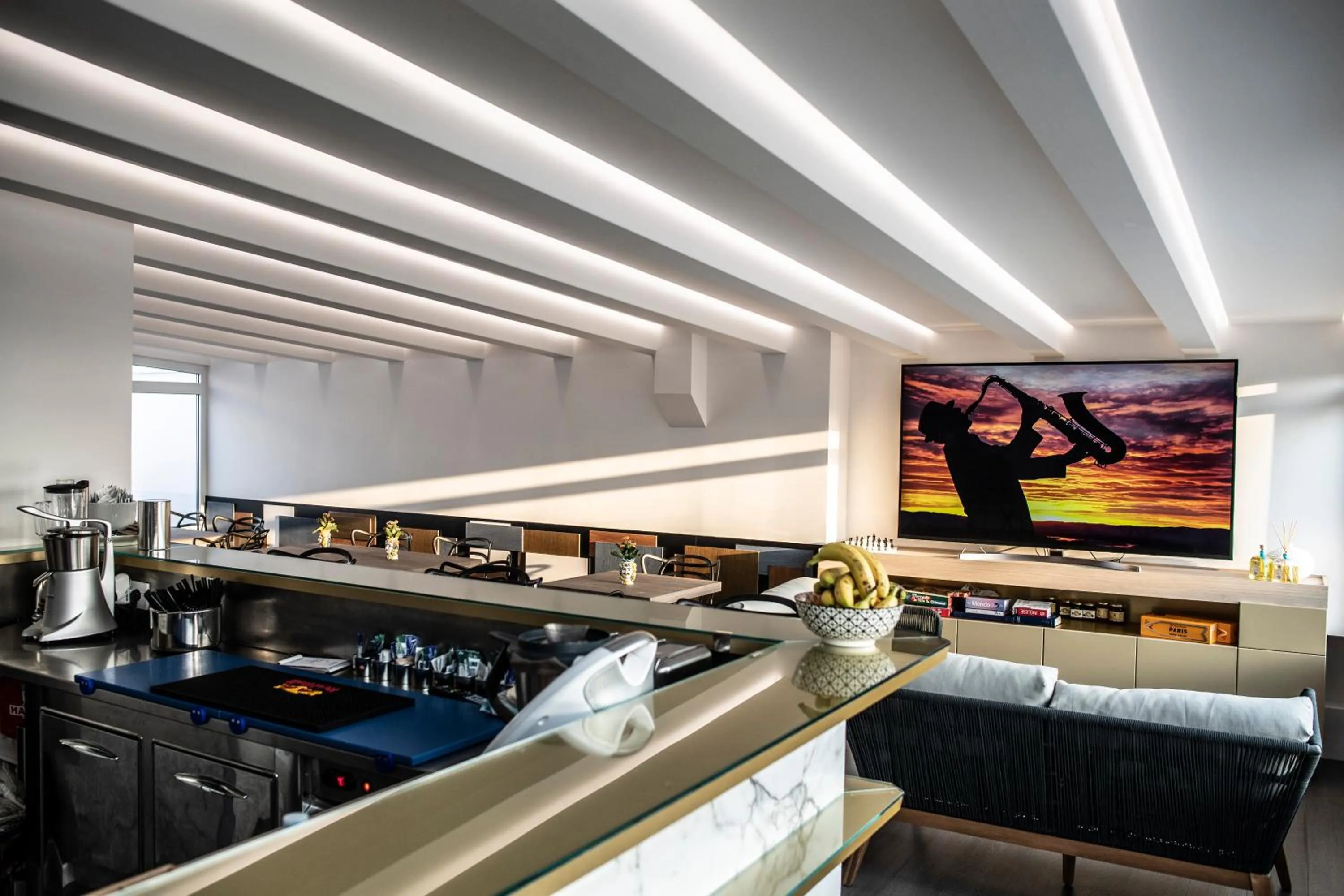 Communal lounge/ TV room in Upper - Boutique Hotel