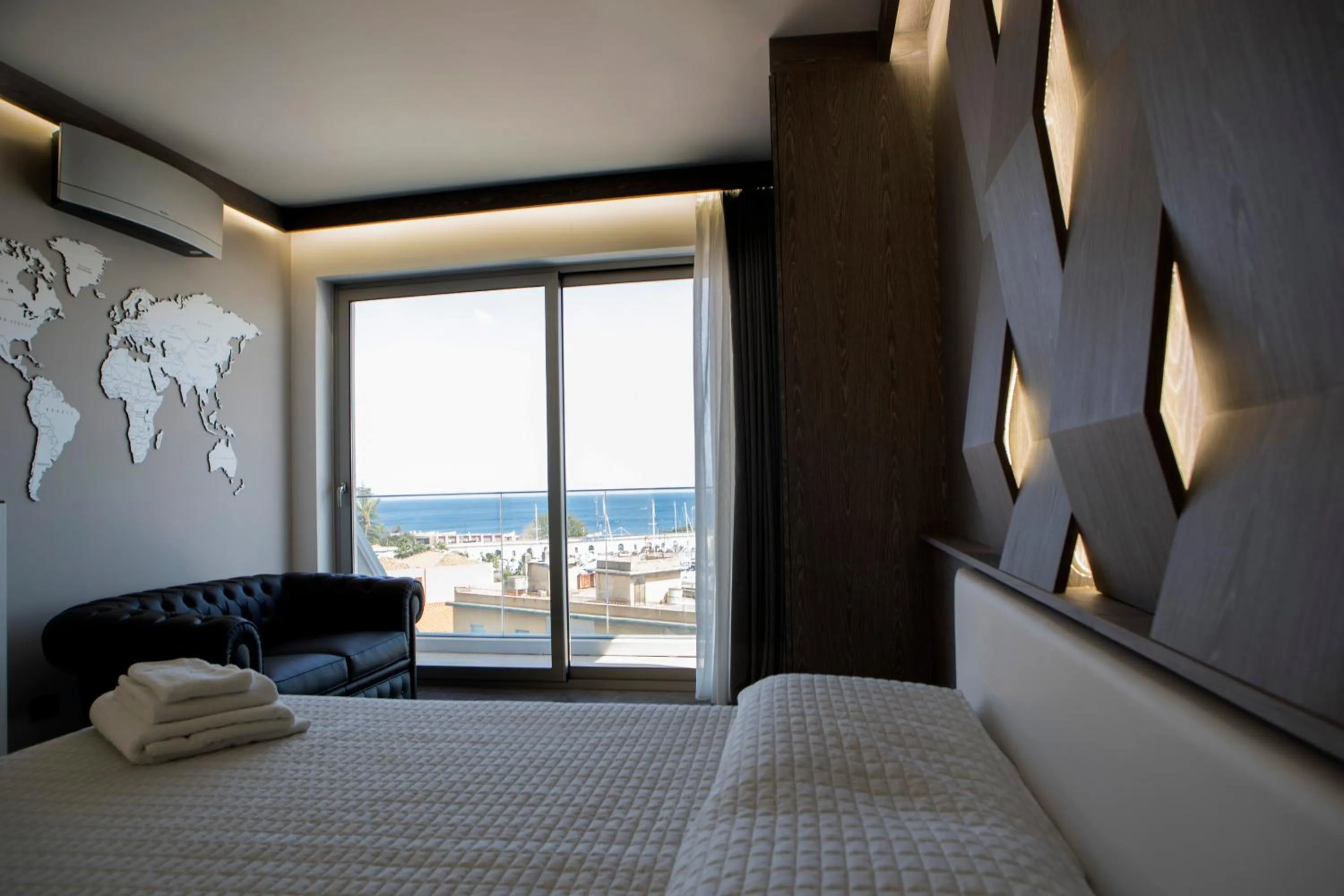 Balcony/Terrace, Bed in Upper - Boutique Hotel