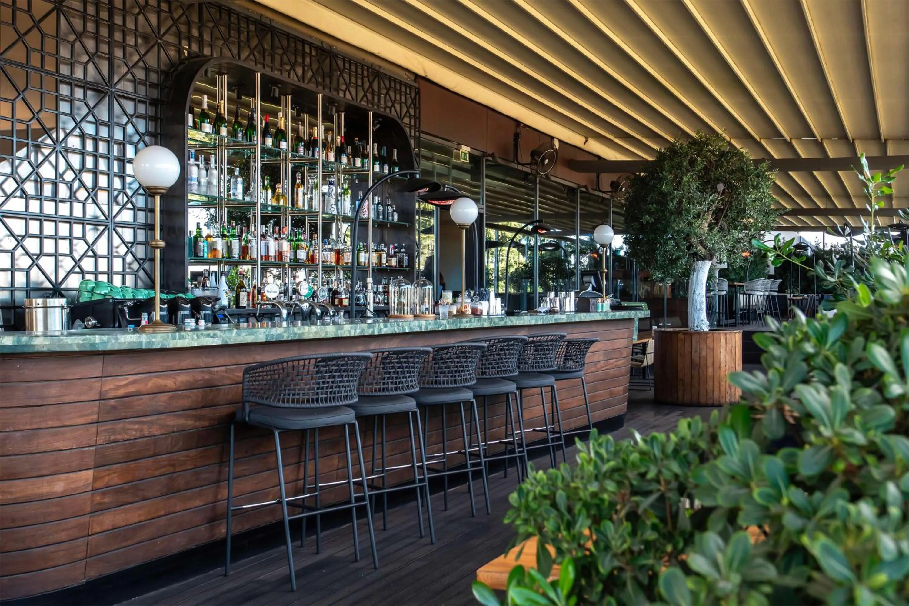 Restaurant/places to eat in Radisson Blu Iveria Hotel