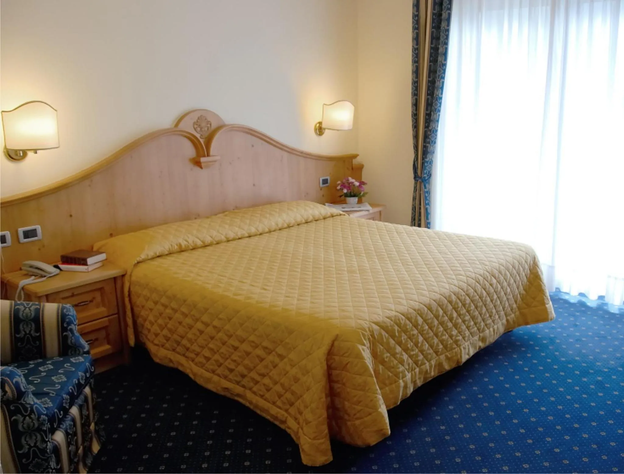 Bed in Ariston Lake View Hotel