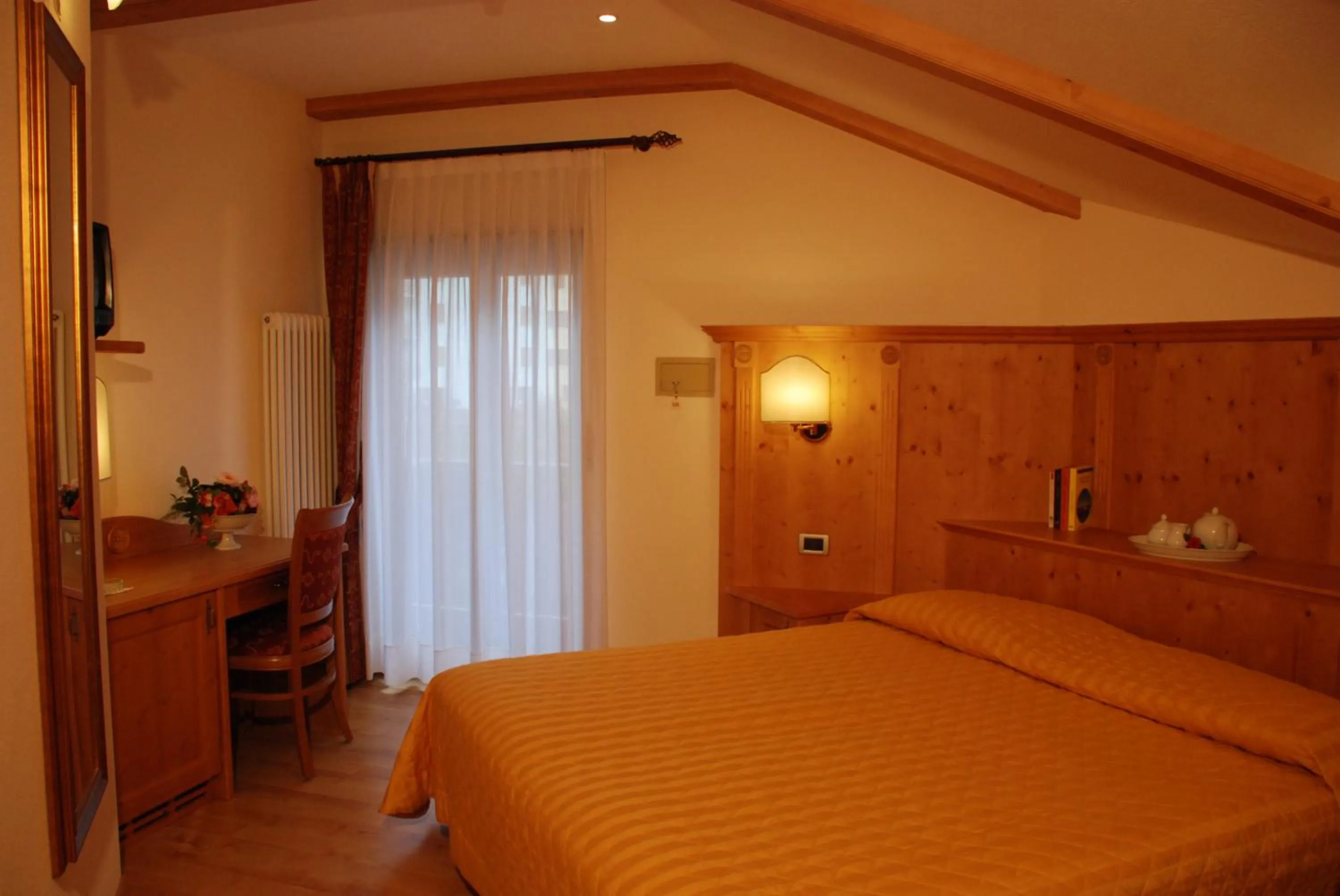 Bed in Ariston Lake View Hotel