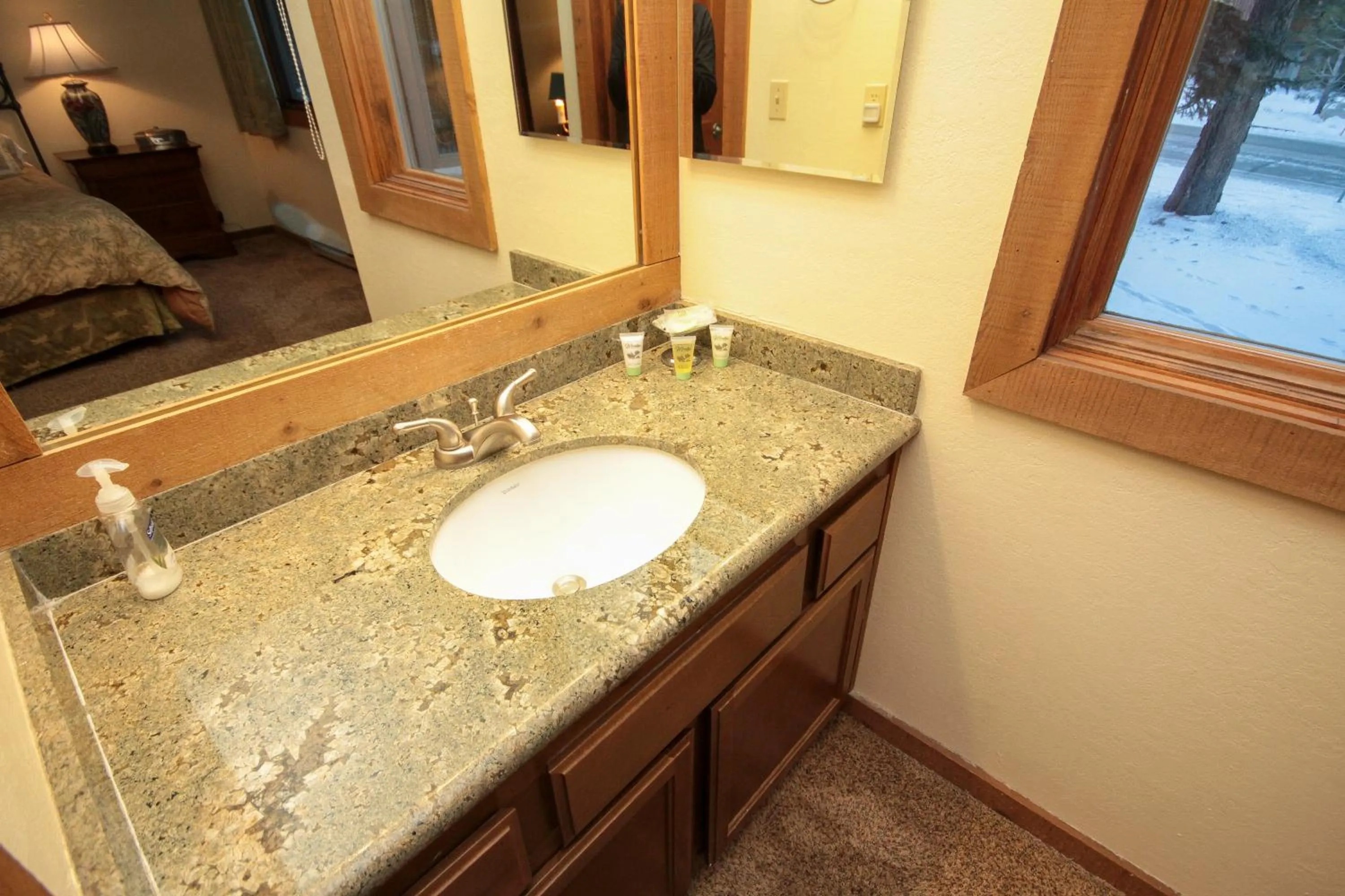 Other in Mountainback 49 Den