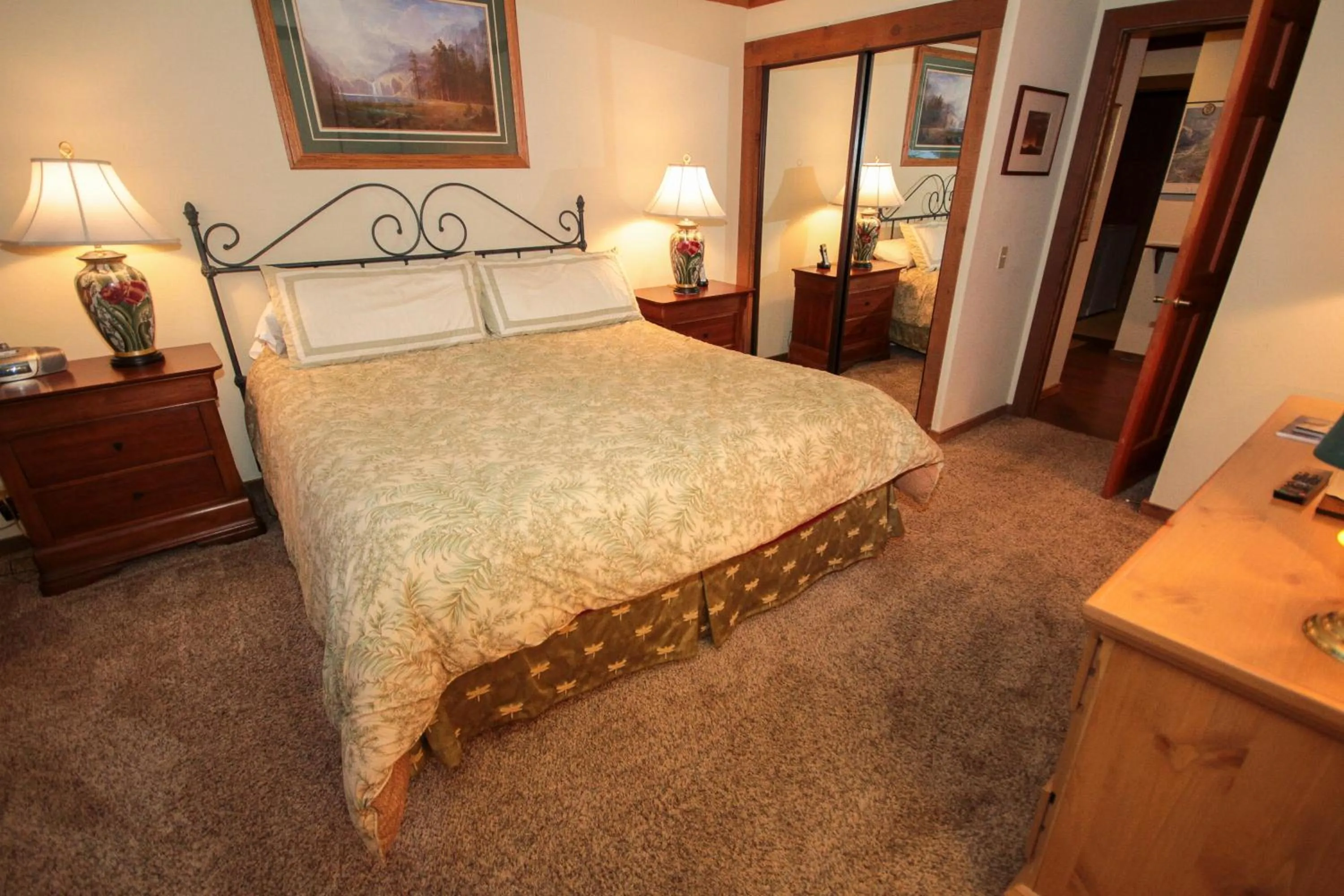 Other, Bed in Mountainback 49 Den