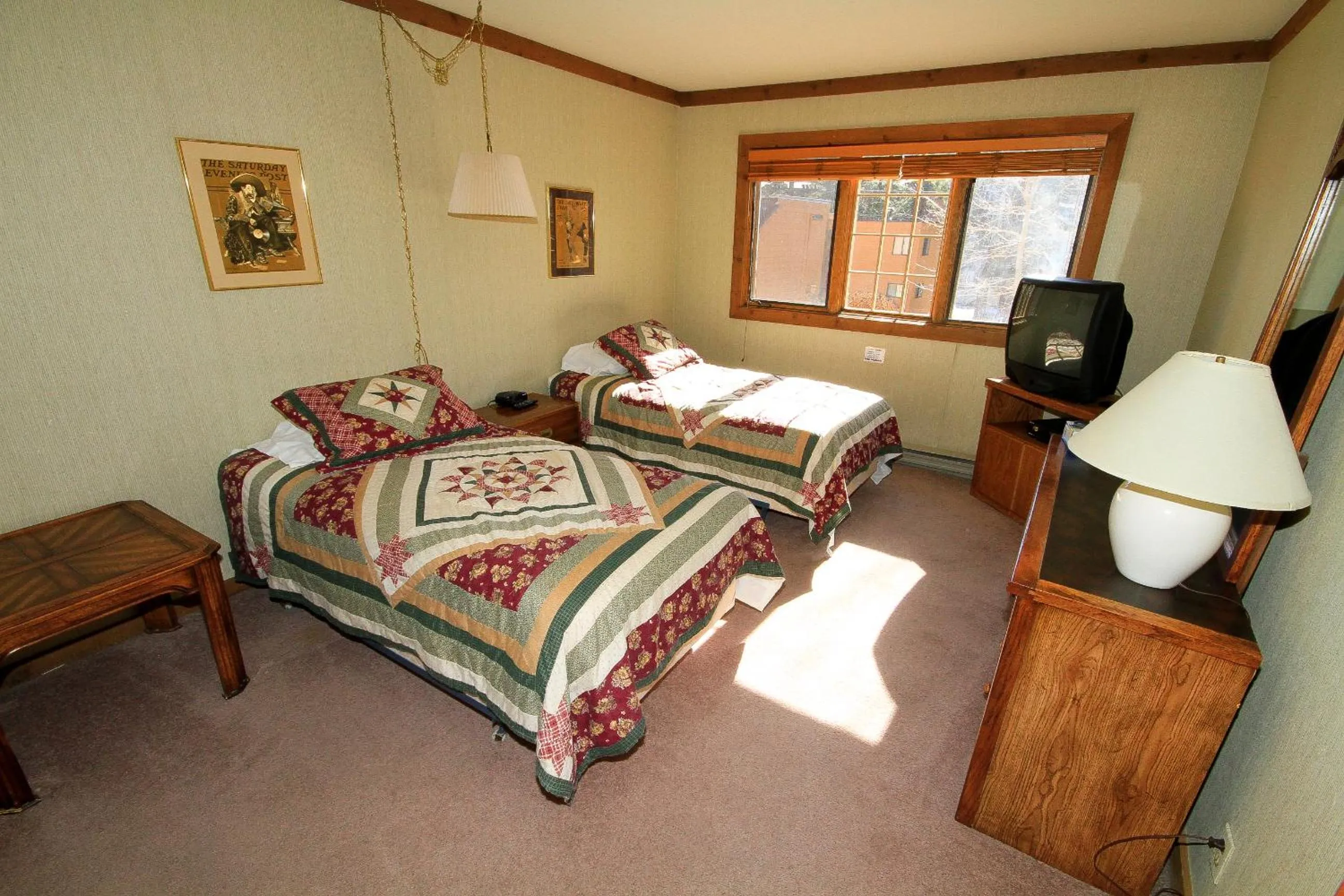 Other, Bed in Mountainback 60 Corner Unit